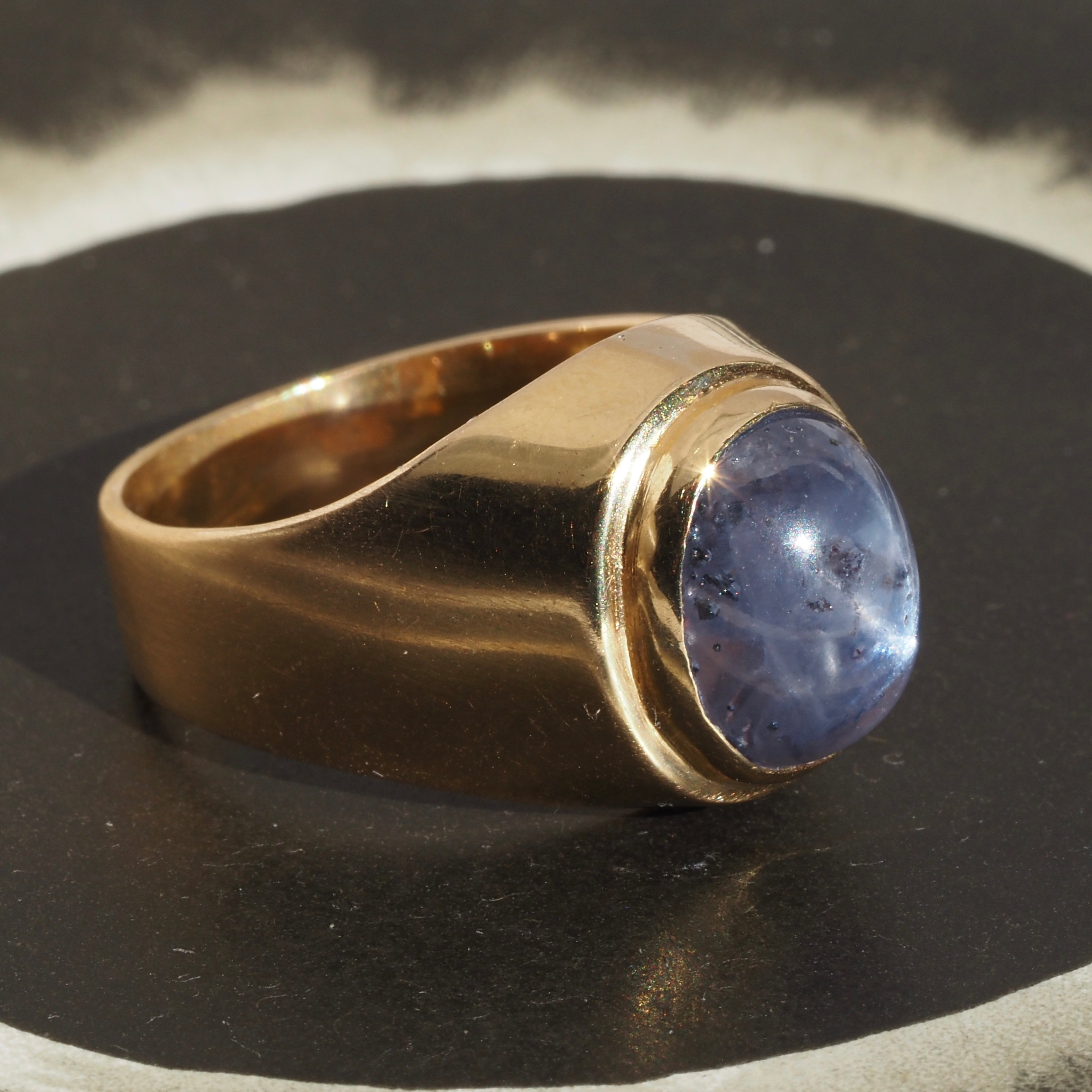 Vintage Natural Star Sapphire Cabochon 18k Gold Ring