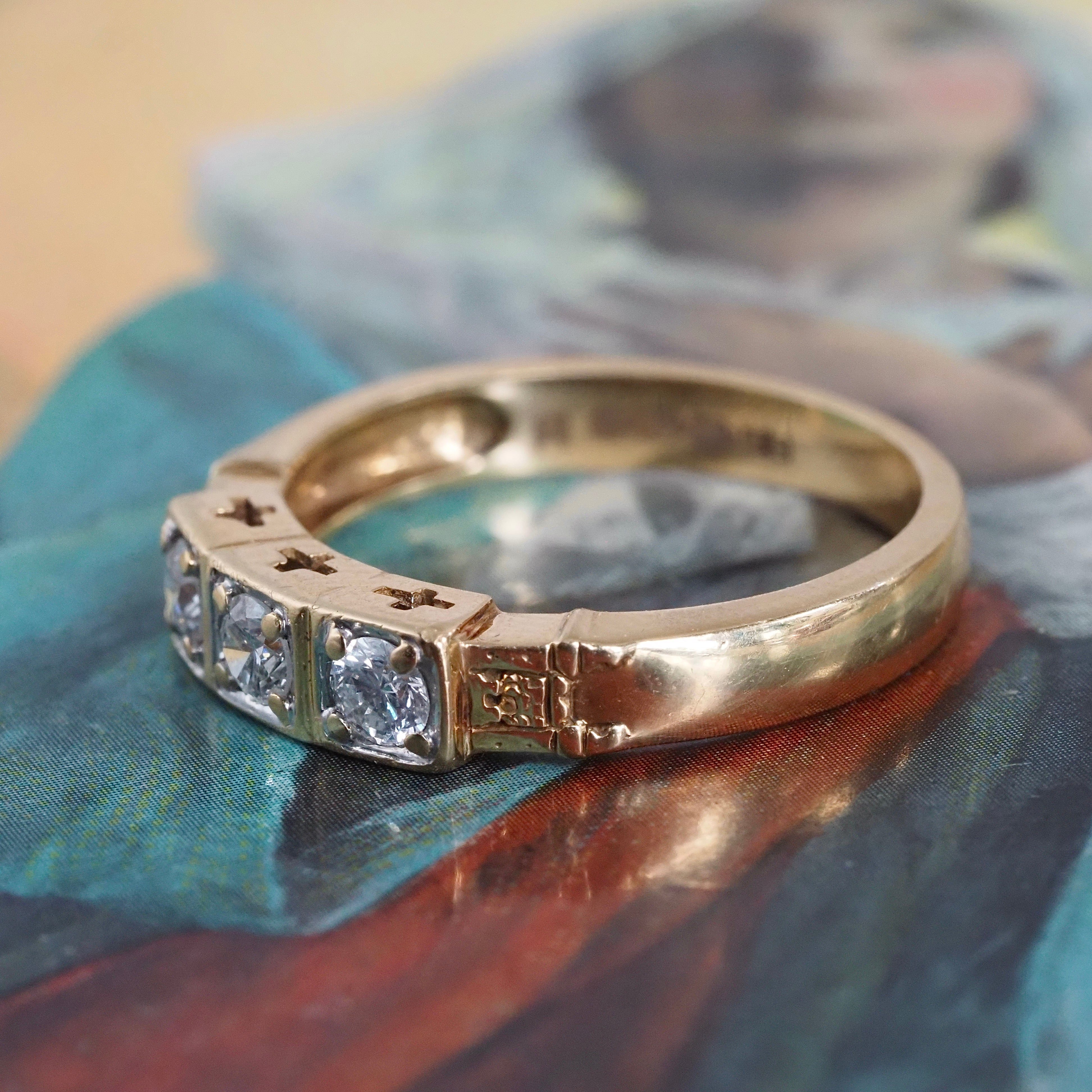 Vintage English Diamond Trilogy 18k Gold Castle Ring