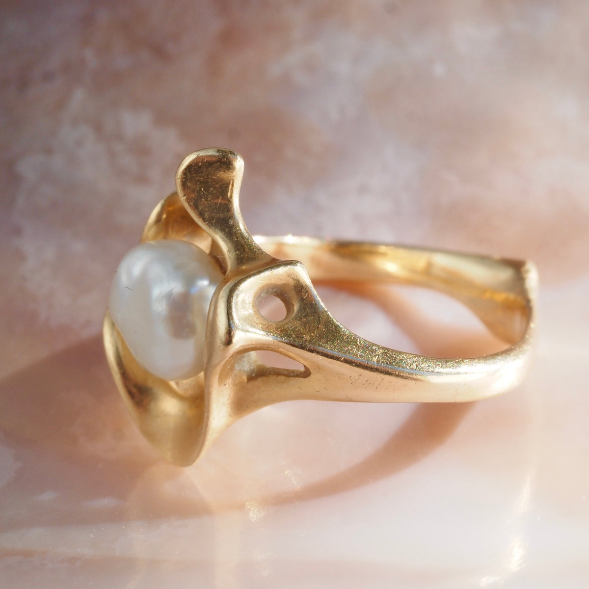 Vintage Late 60's Pearl 14k Gold Ring