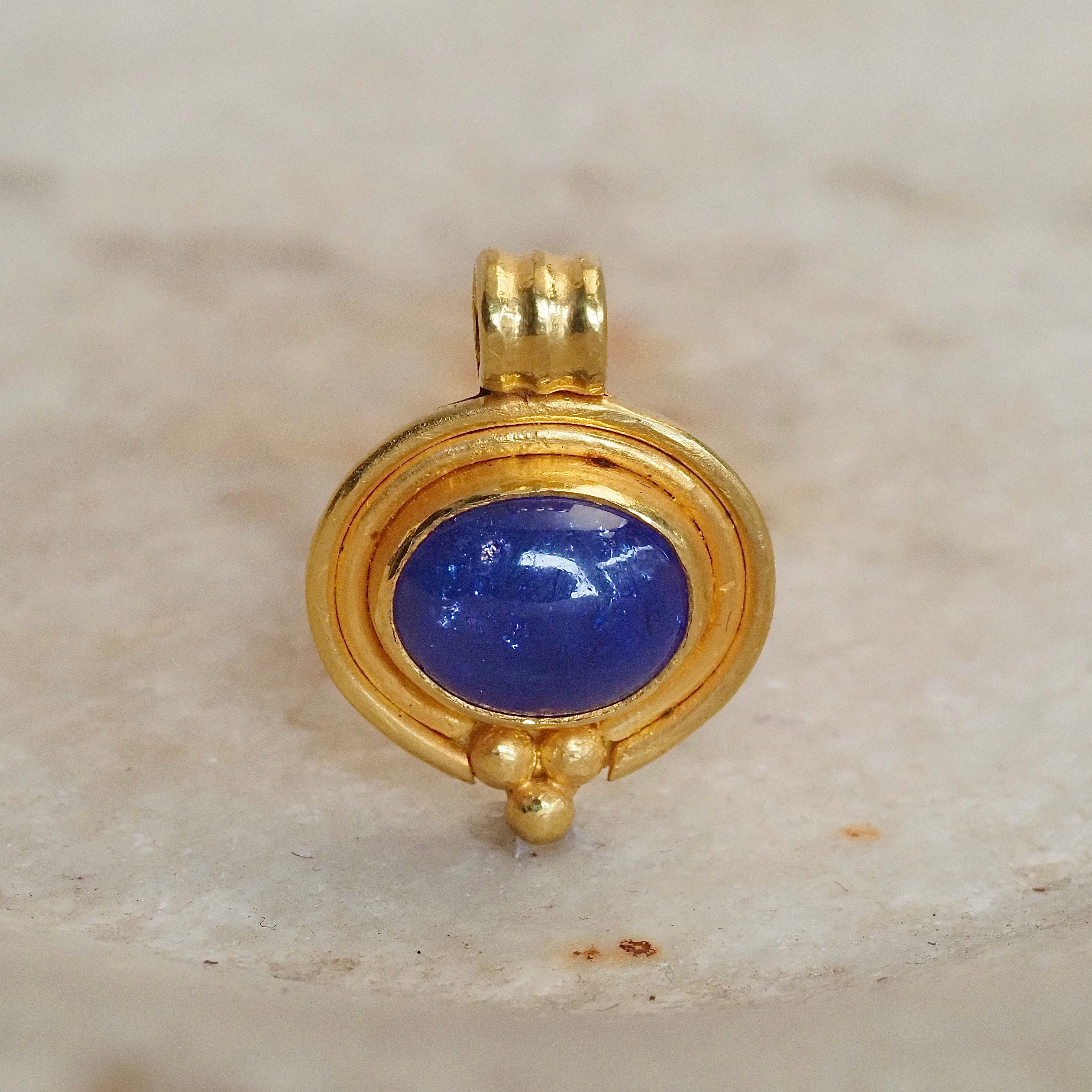 Vintage Tanzanite Cabochon 22k Gold Pendant