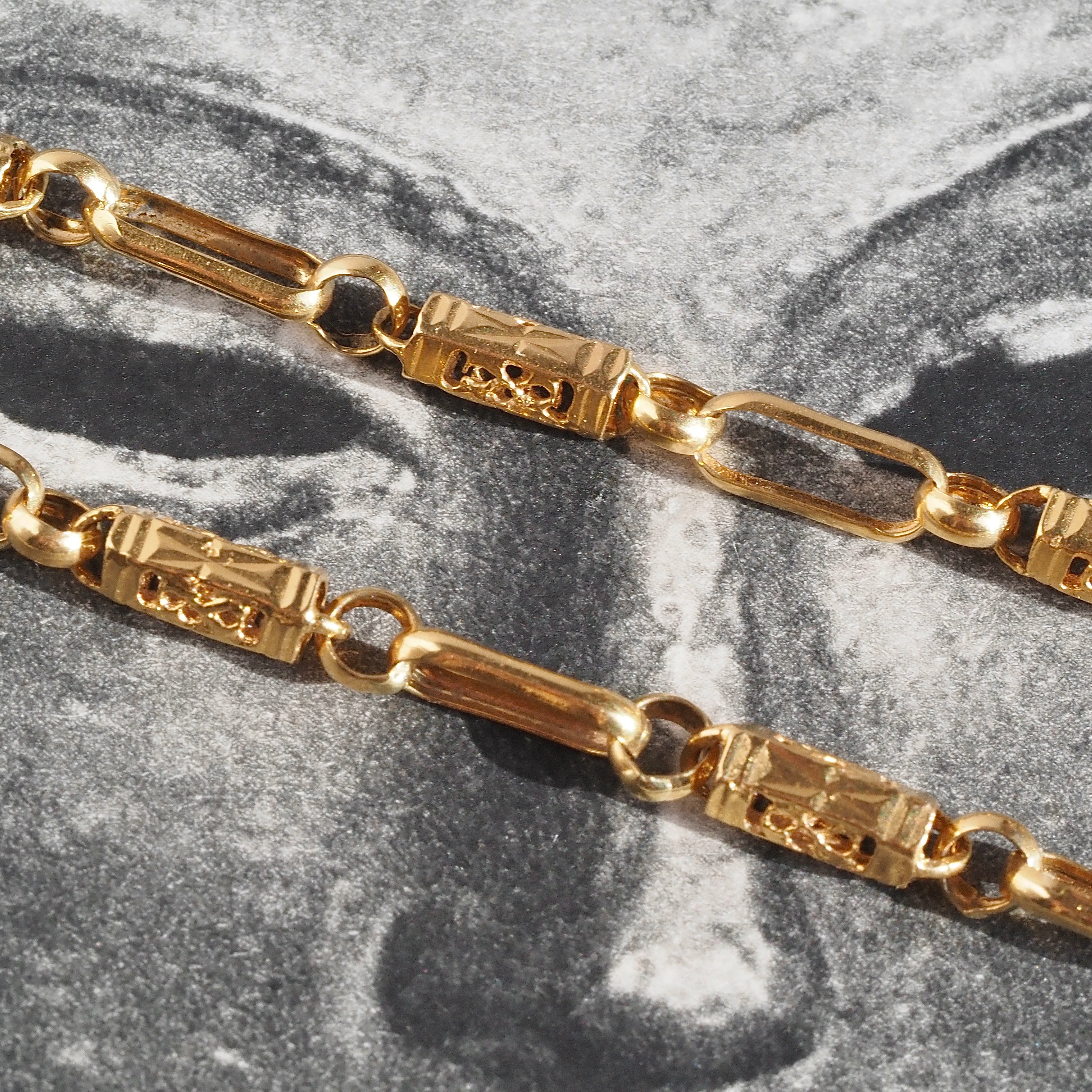 Vintage Ornate Barrel 18k Gold 8.5”Bracelet