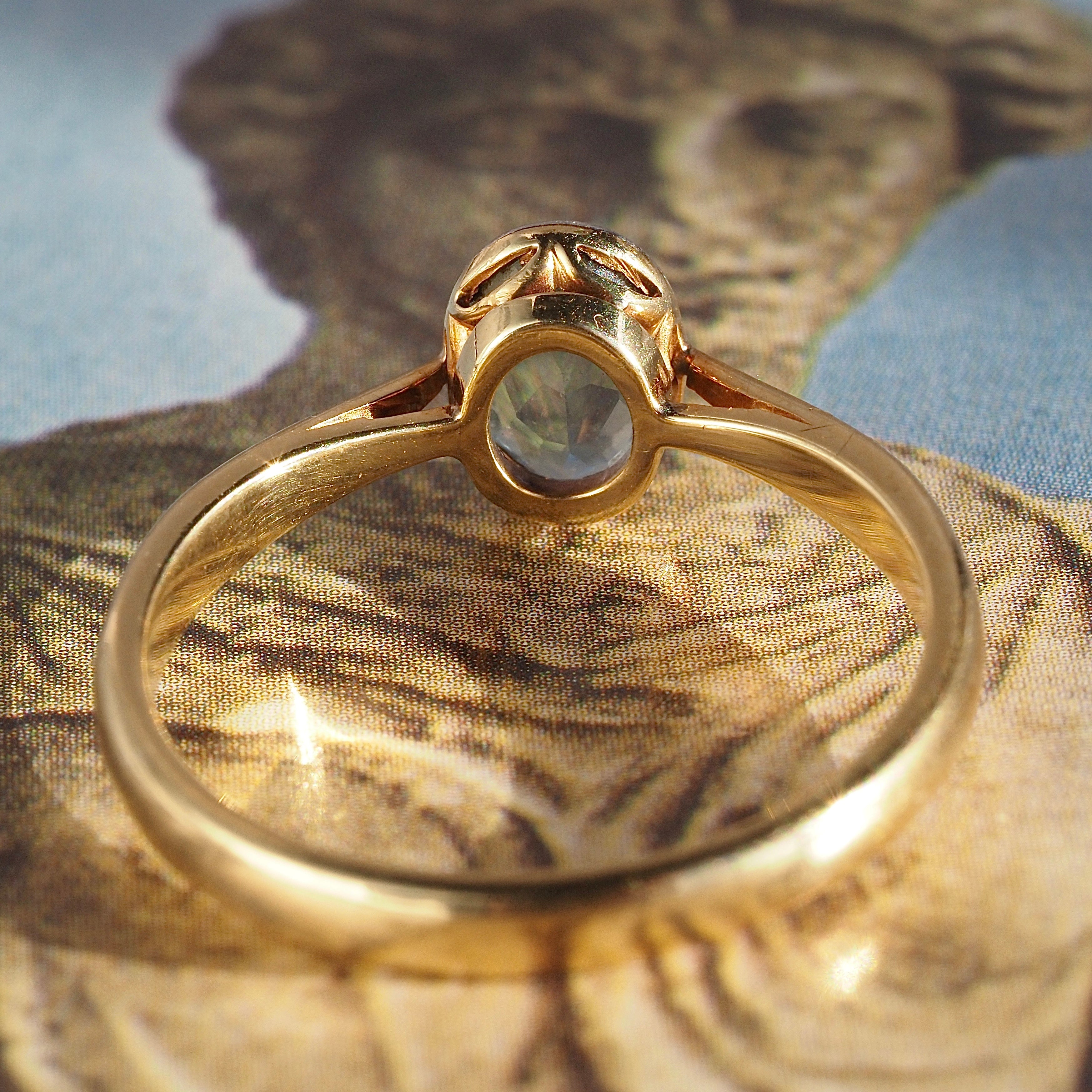Antique English Edwardian Aquamarine 18k Gold Solitaire Ring