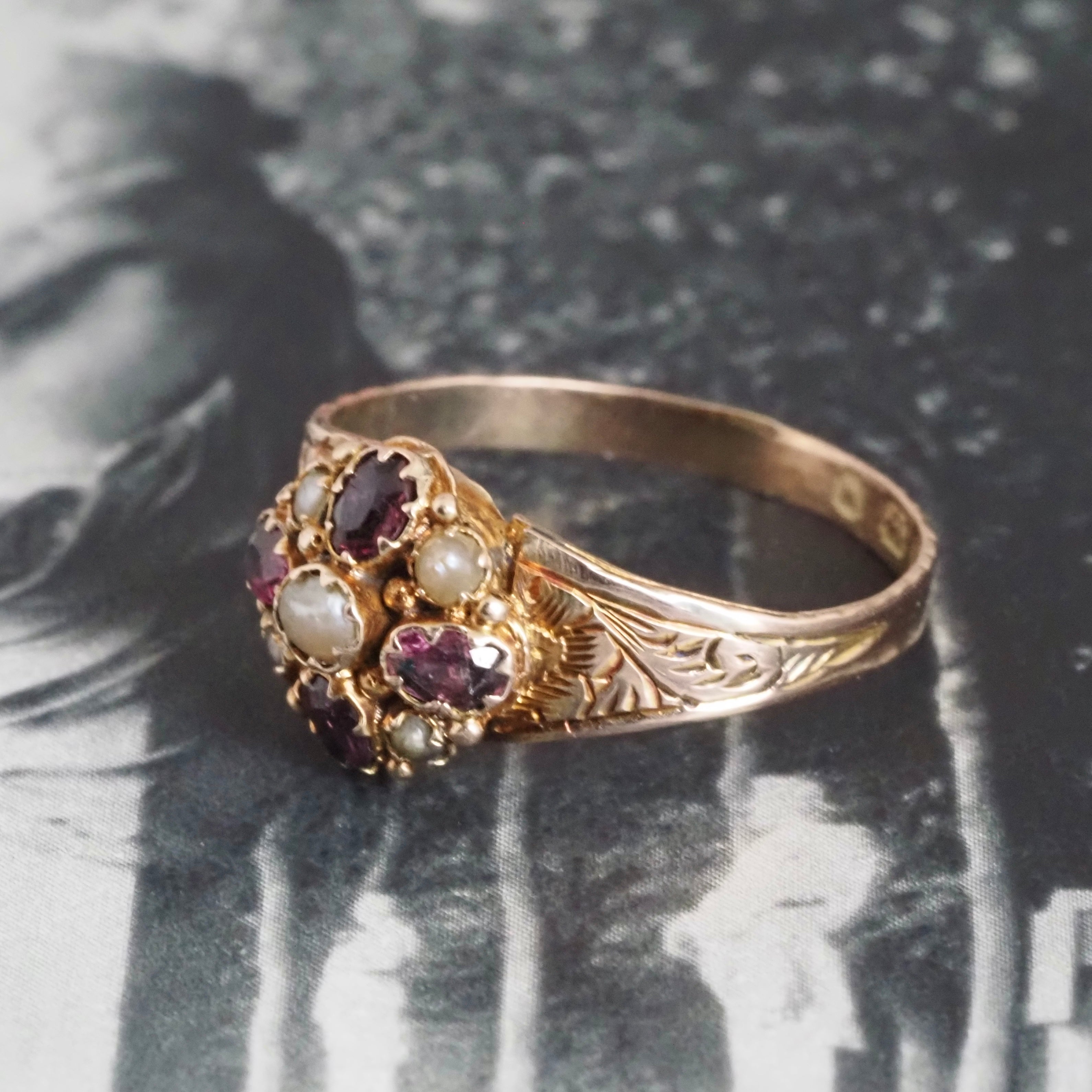 Antique 9k Gold Garnet & Seed Pearl Ring