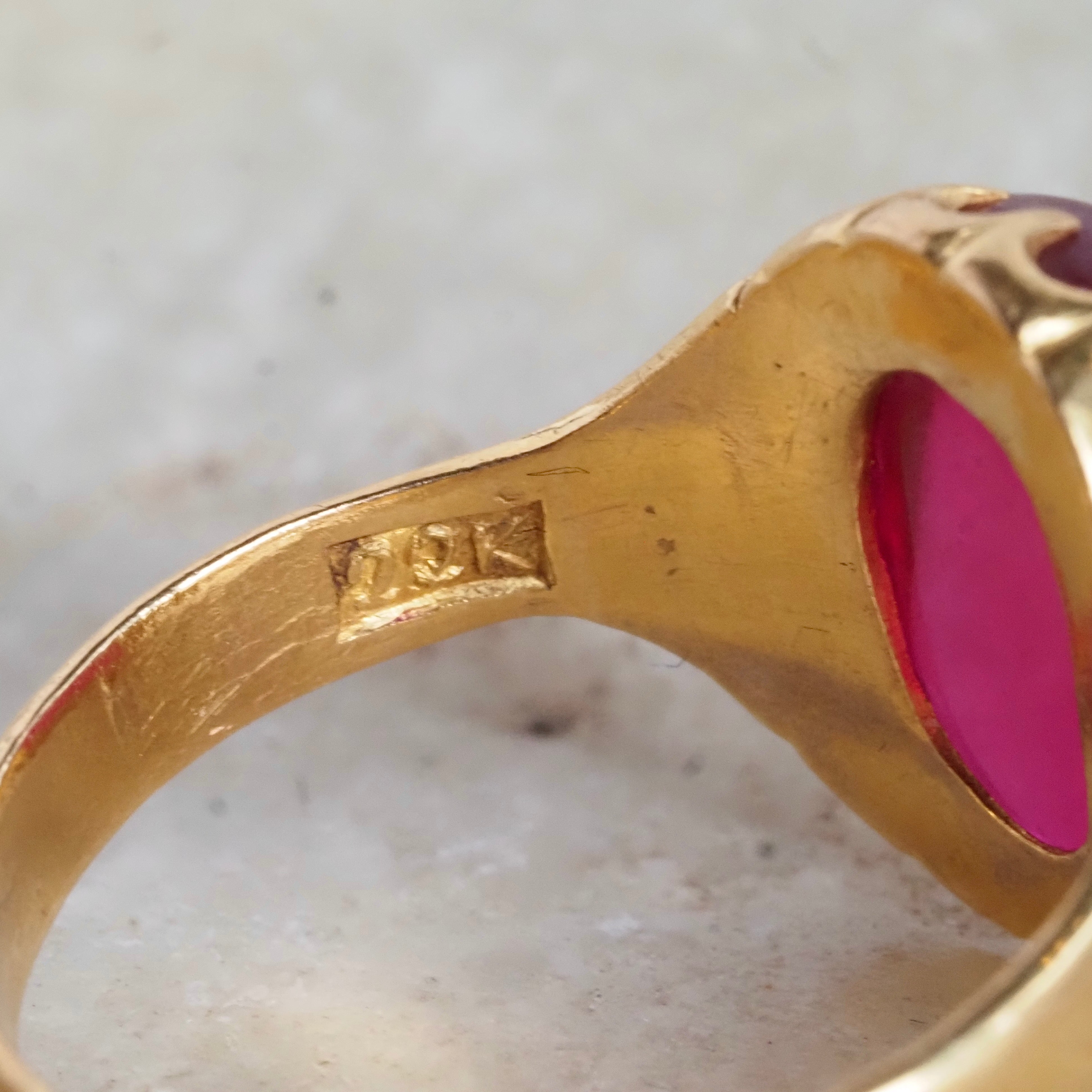 Vintage 22k Gold Ruby Cabochon Ring