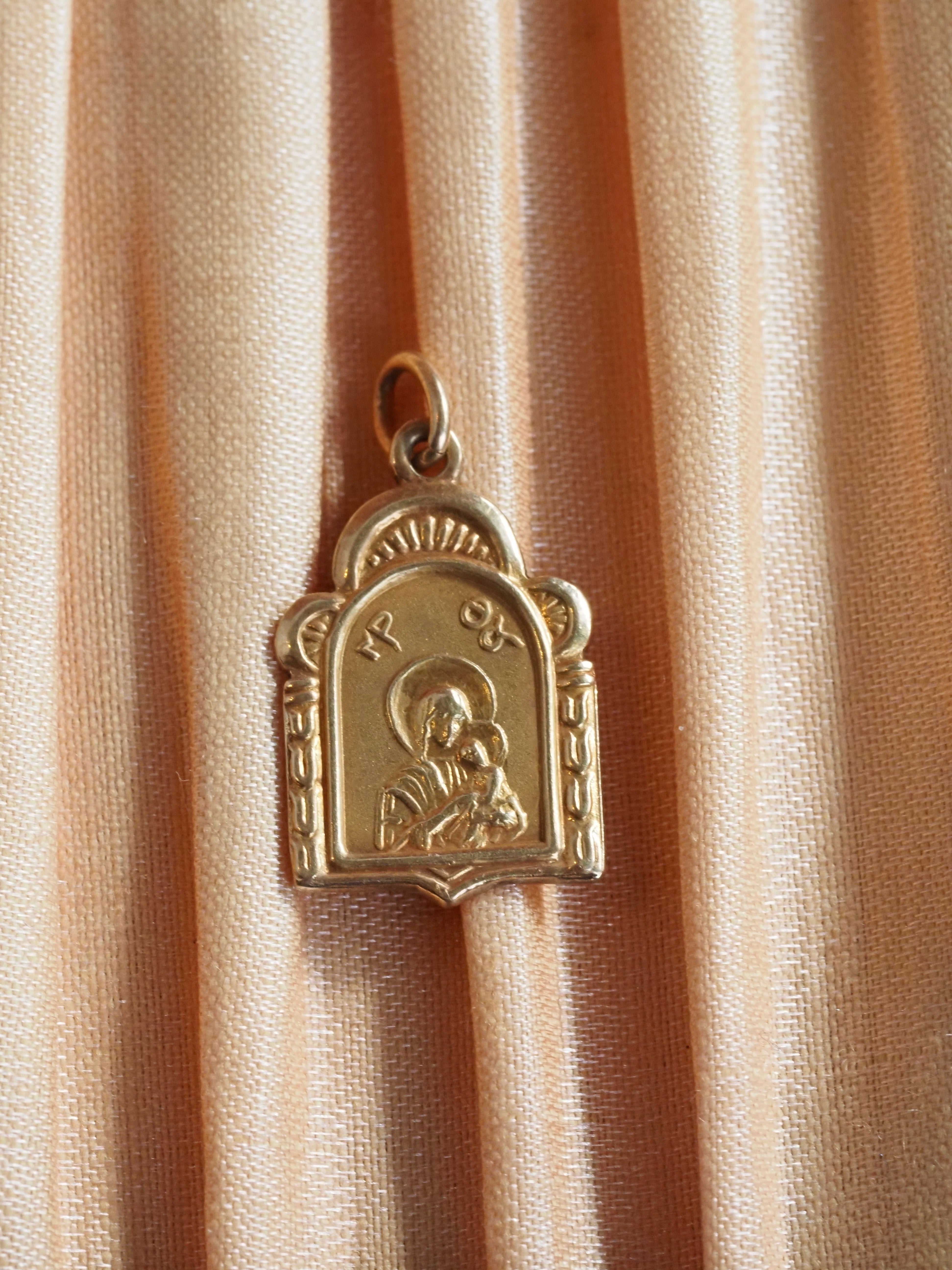 Vintage 18k Gold Mary Charm