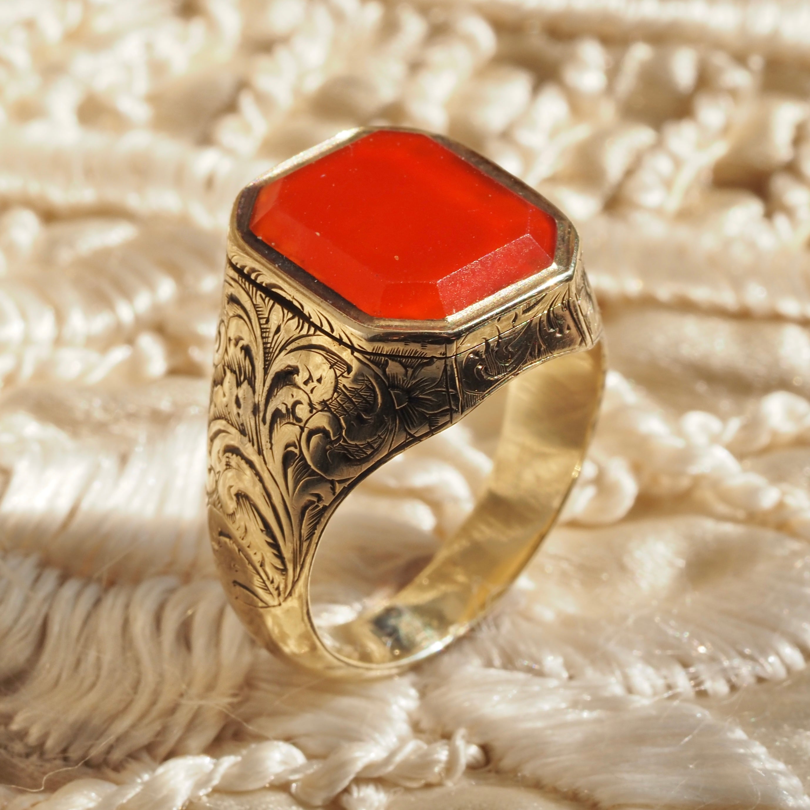 Antique Victorian 14k Gold Engraved Locket Carnelian Ring