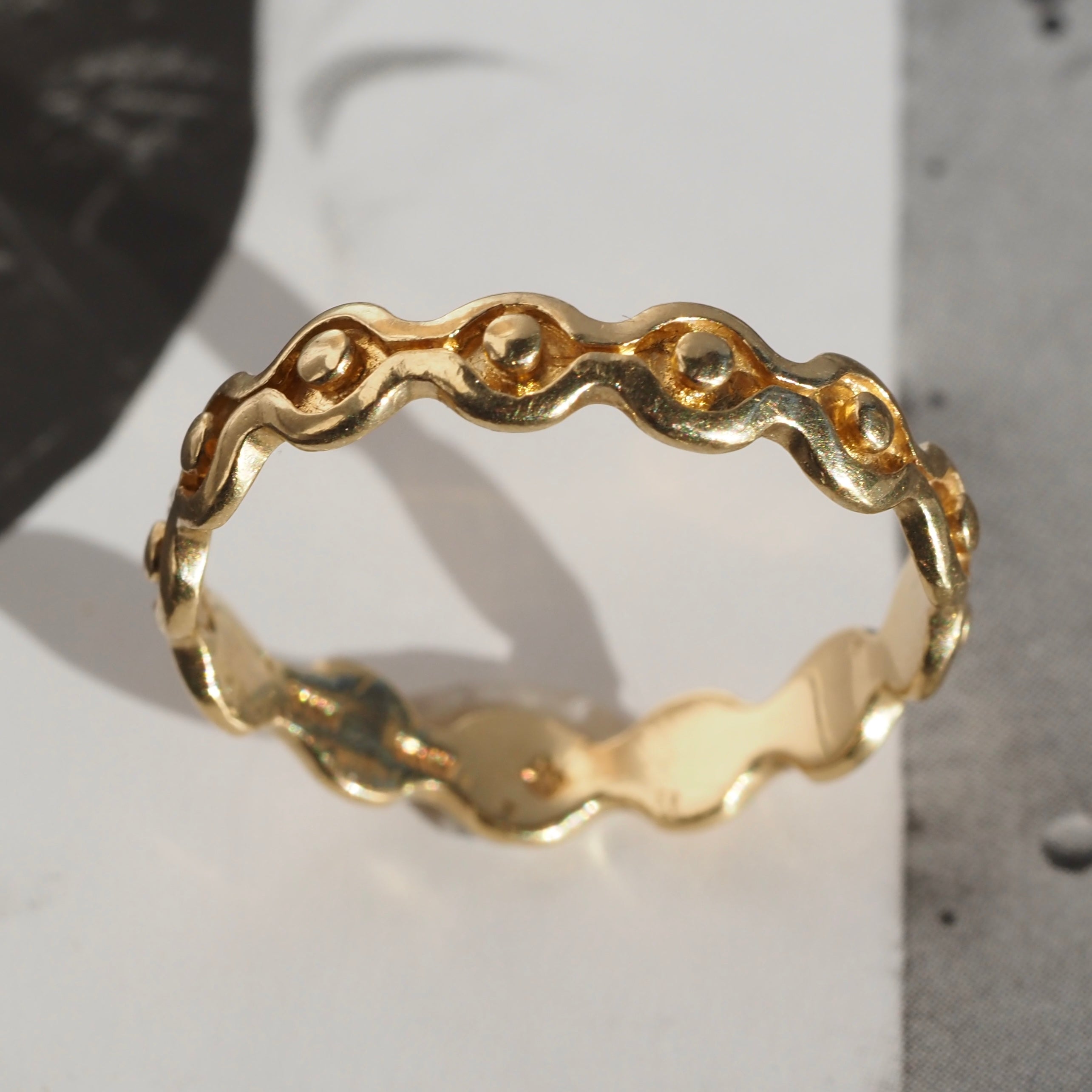 Vintage Italian 18k Gold Eye Eternity Ring