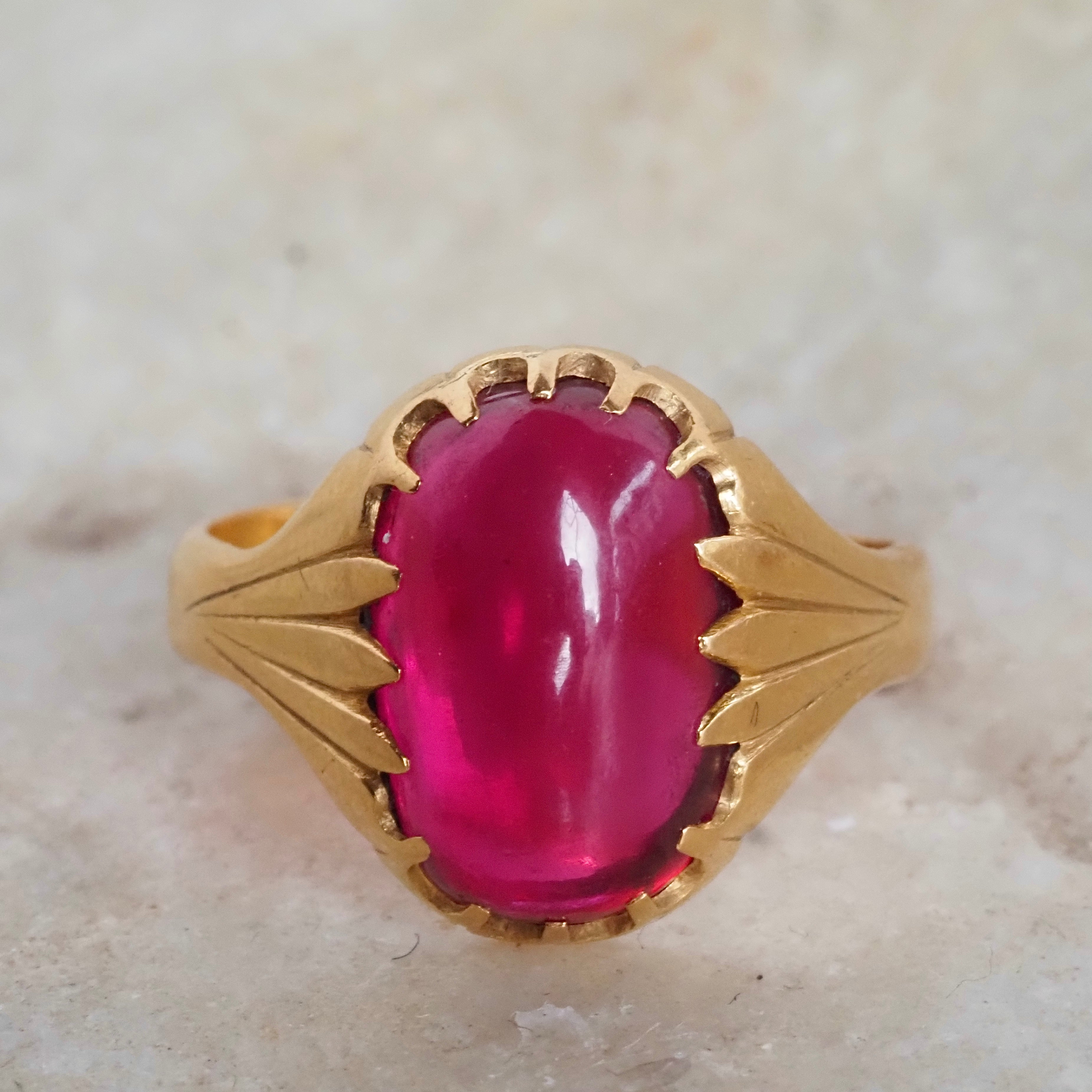 Vintage 22k Gold Ruby Cabochon Ring