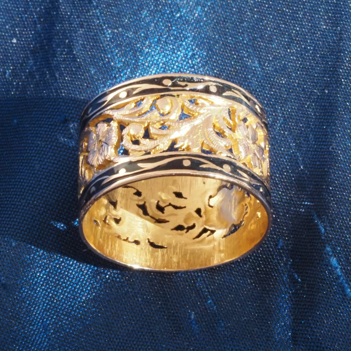 Vintage Ornate Floral Cutouts Enamel and 14k Gold Band