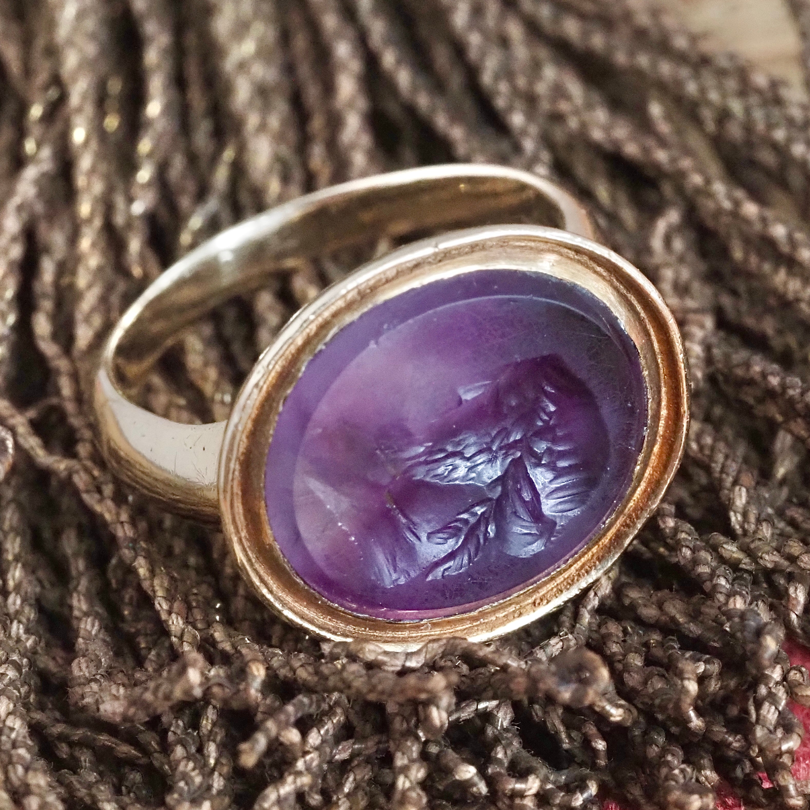 Antique Amethyst Zeus Intaglio in Vintage English 9k Gold Ring