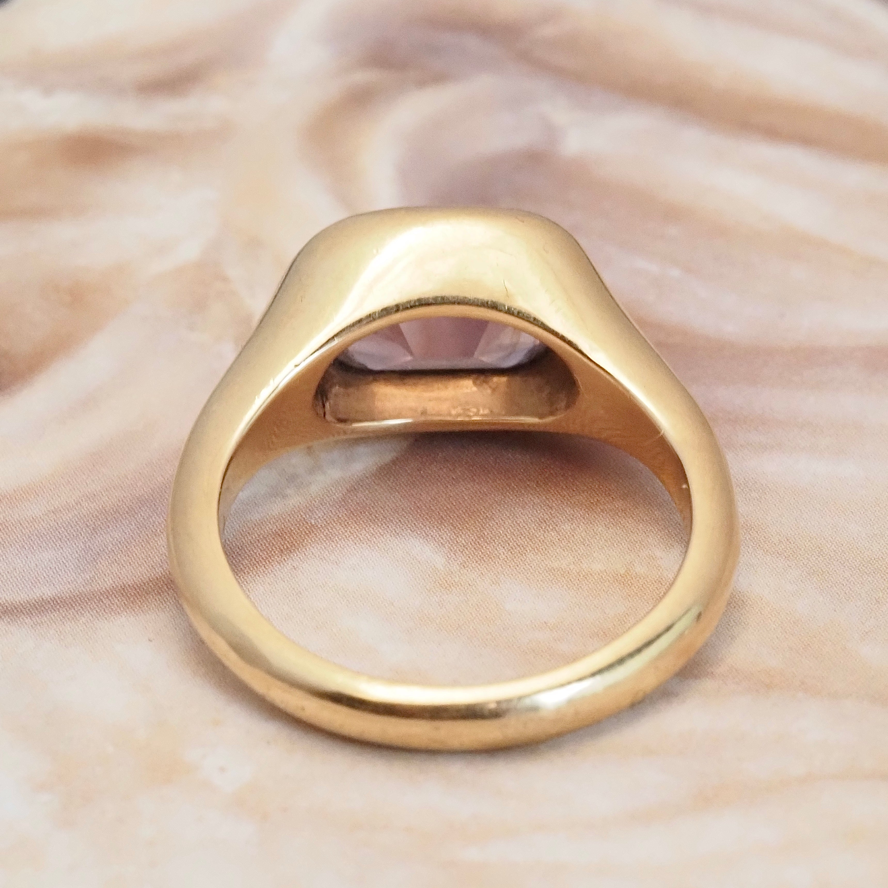 18k Gold Purple Spinel Signet Ring