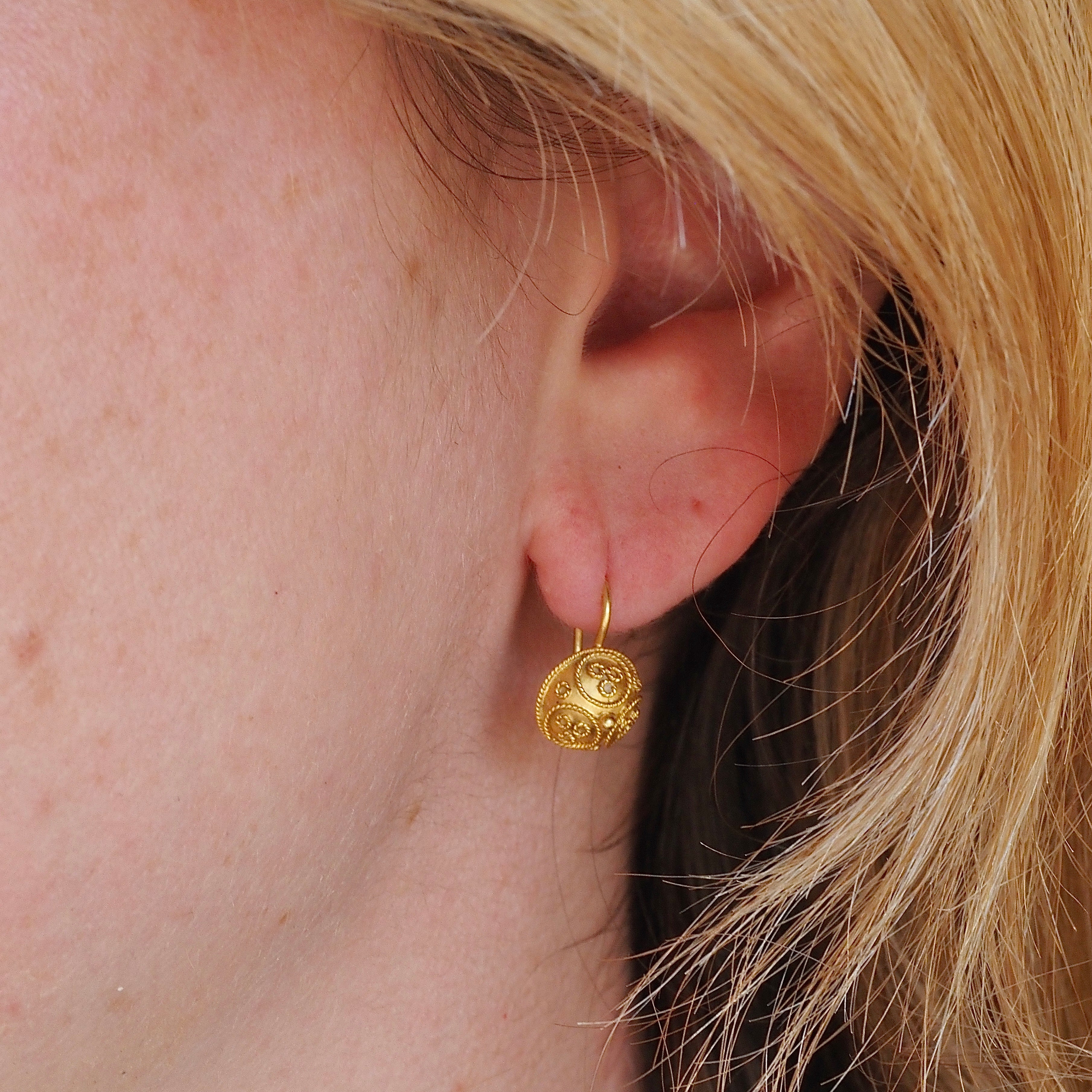Vintage Ancient Greek Style Filigree 18k Gold Earrings