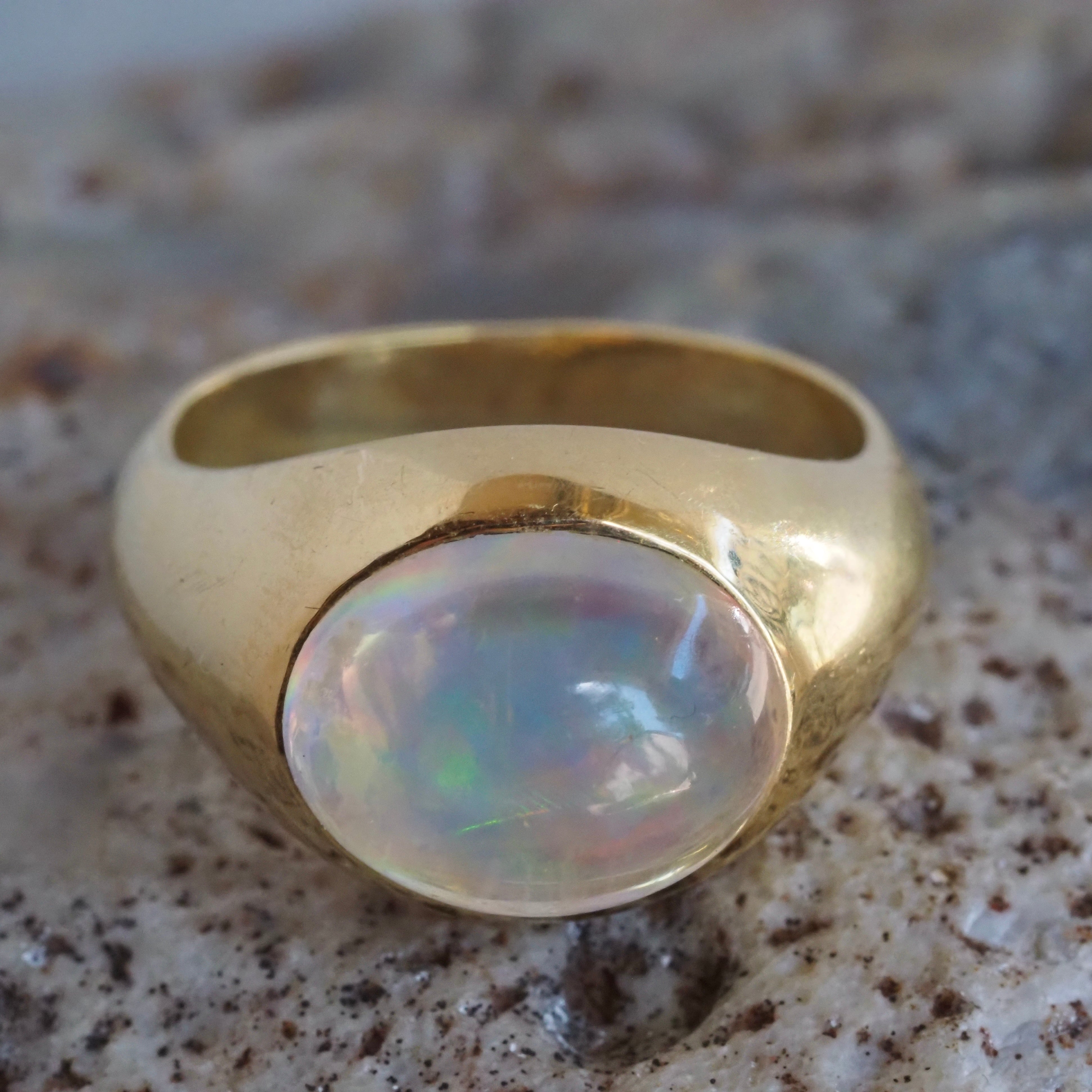 Jelly Opal Cabochon 18k Gold Dome Ring