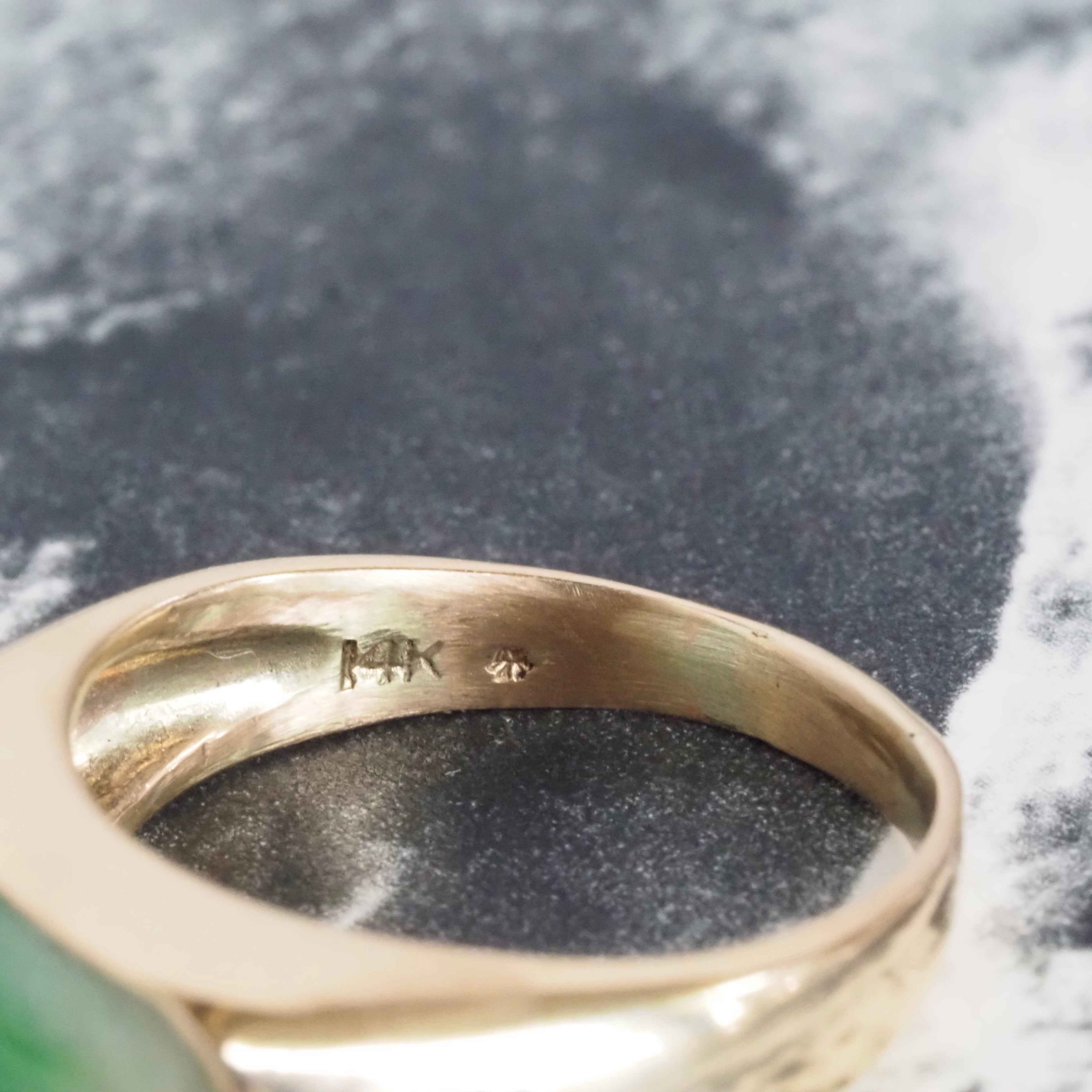Vintage Moss In Snow Jade Saddle 14k Gold Ring
