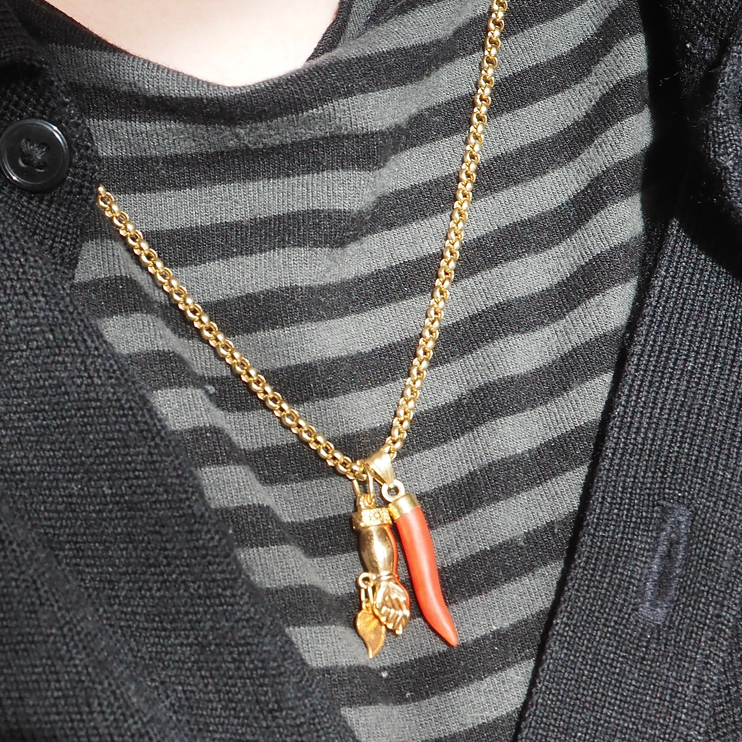 Vintage 18k Gold Mano Figa with Heart