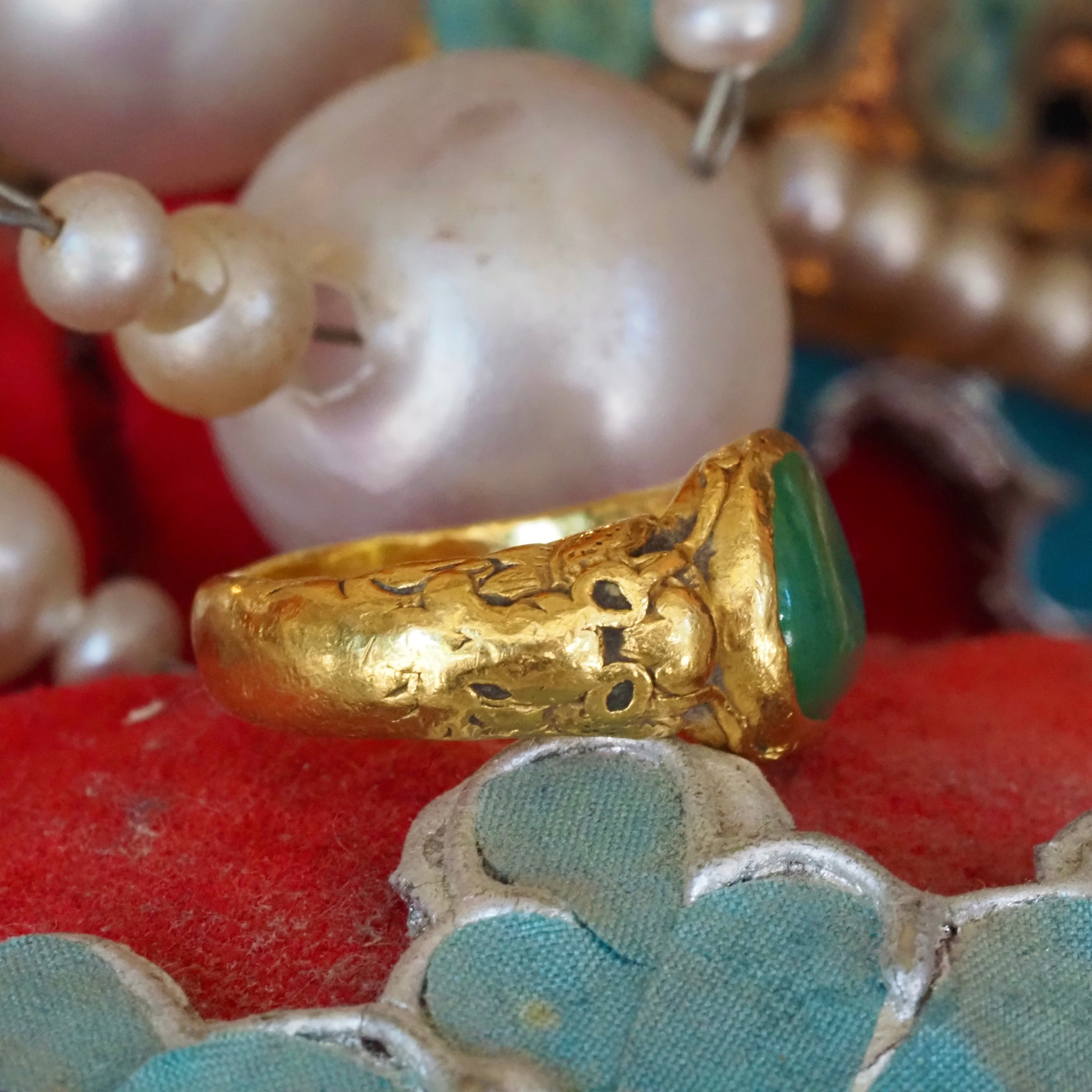 Antique Chinese 24k Gold Jadeite Moth Ring