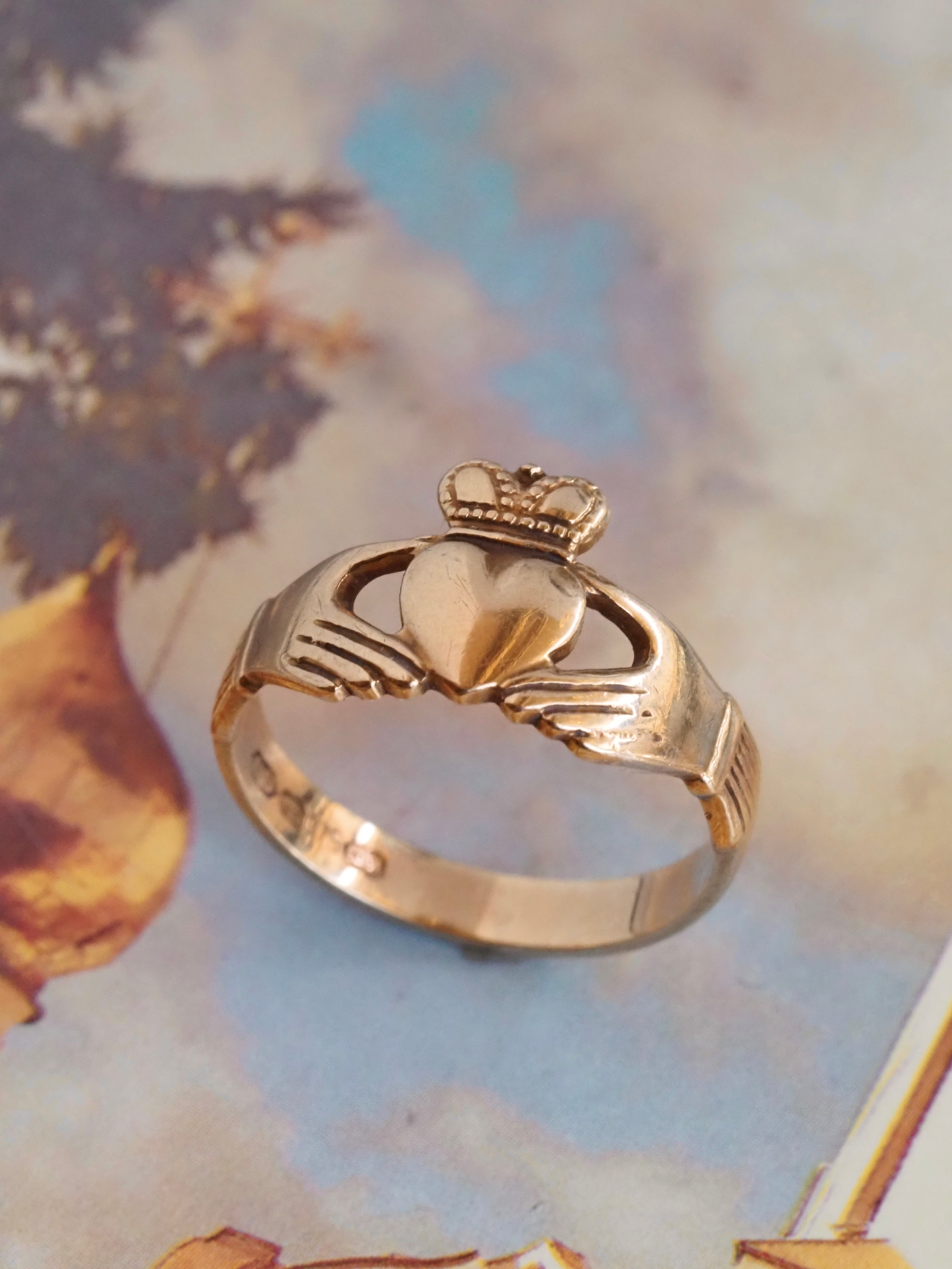 Vintage Irish 9k Gold Claddagh Ring