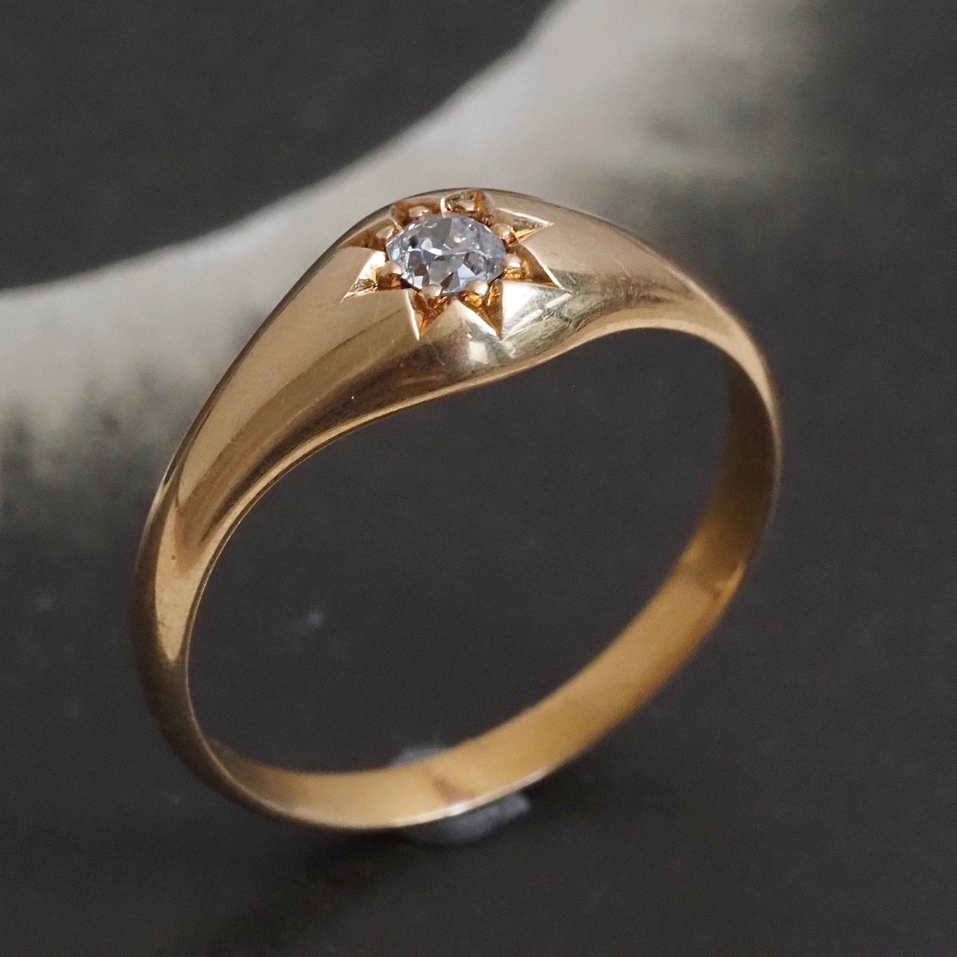 Antique Starburst Flush Set Old Mine Cut Diamond 18k Gold Ring