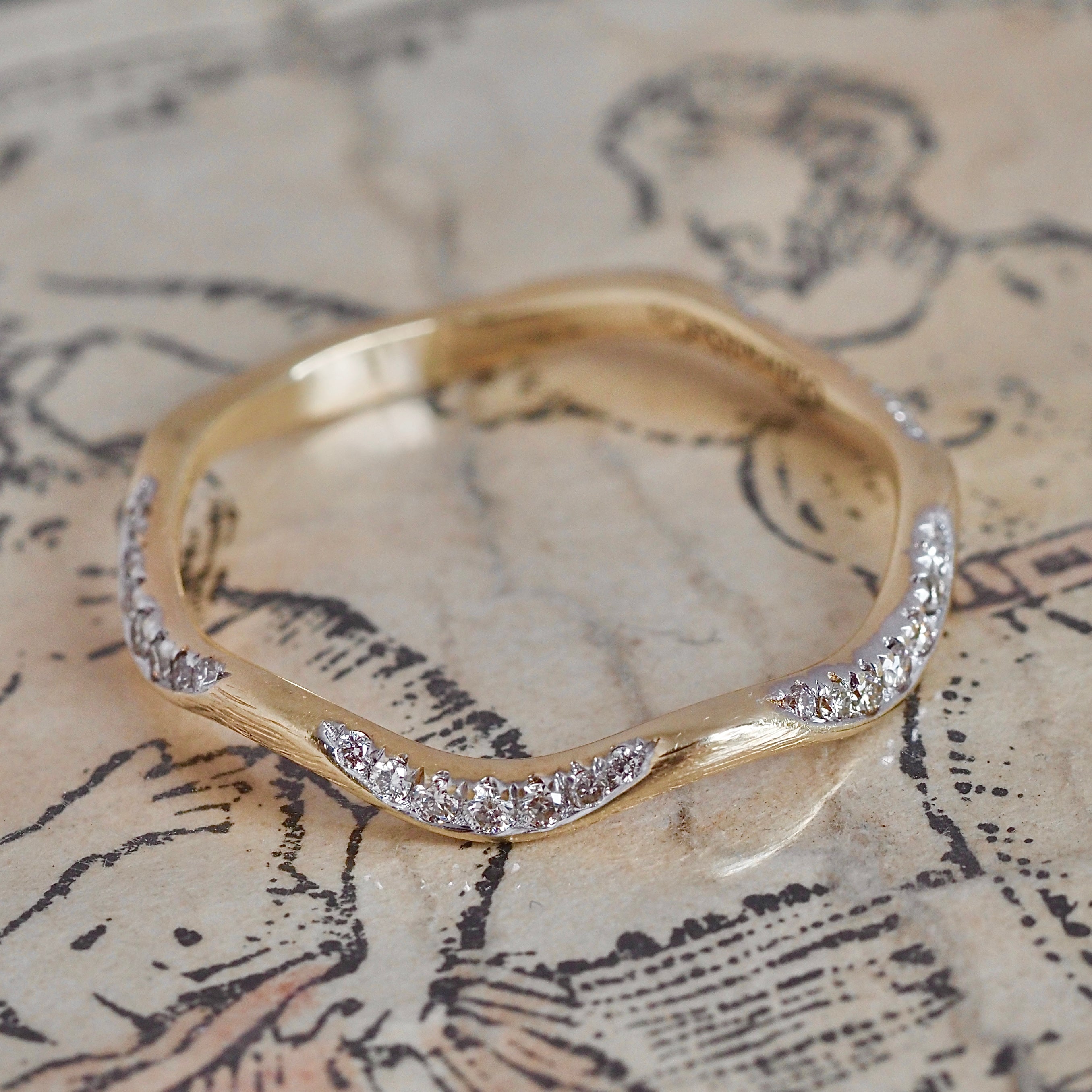 Vintage 14k Gold Diamond Wavy Band