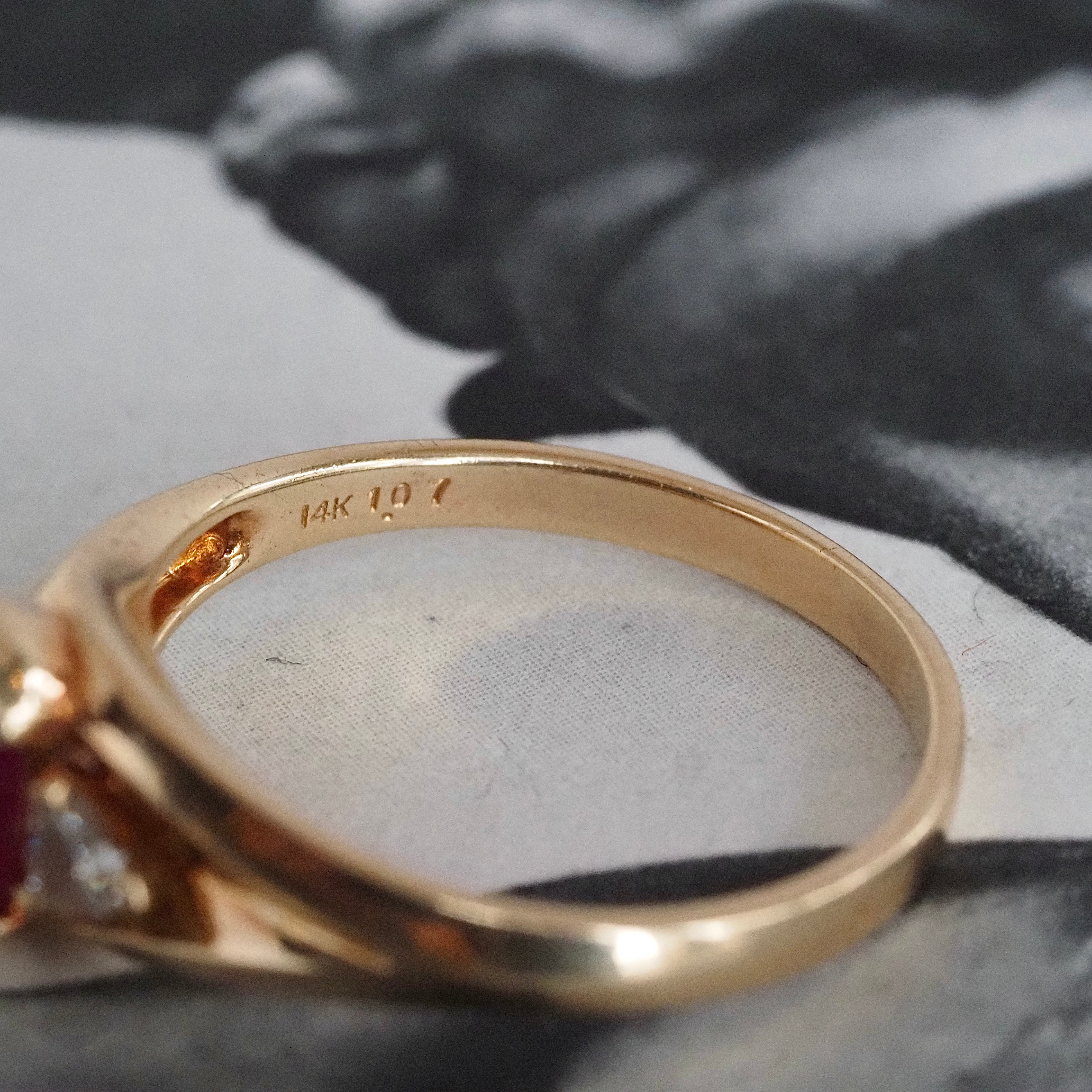 Vintage Natural Ruby Cabochon Trillion Cut Diamond 14k Gold Ring