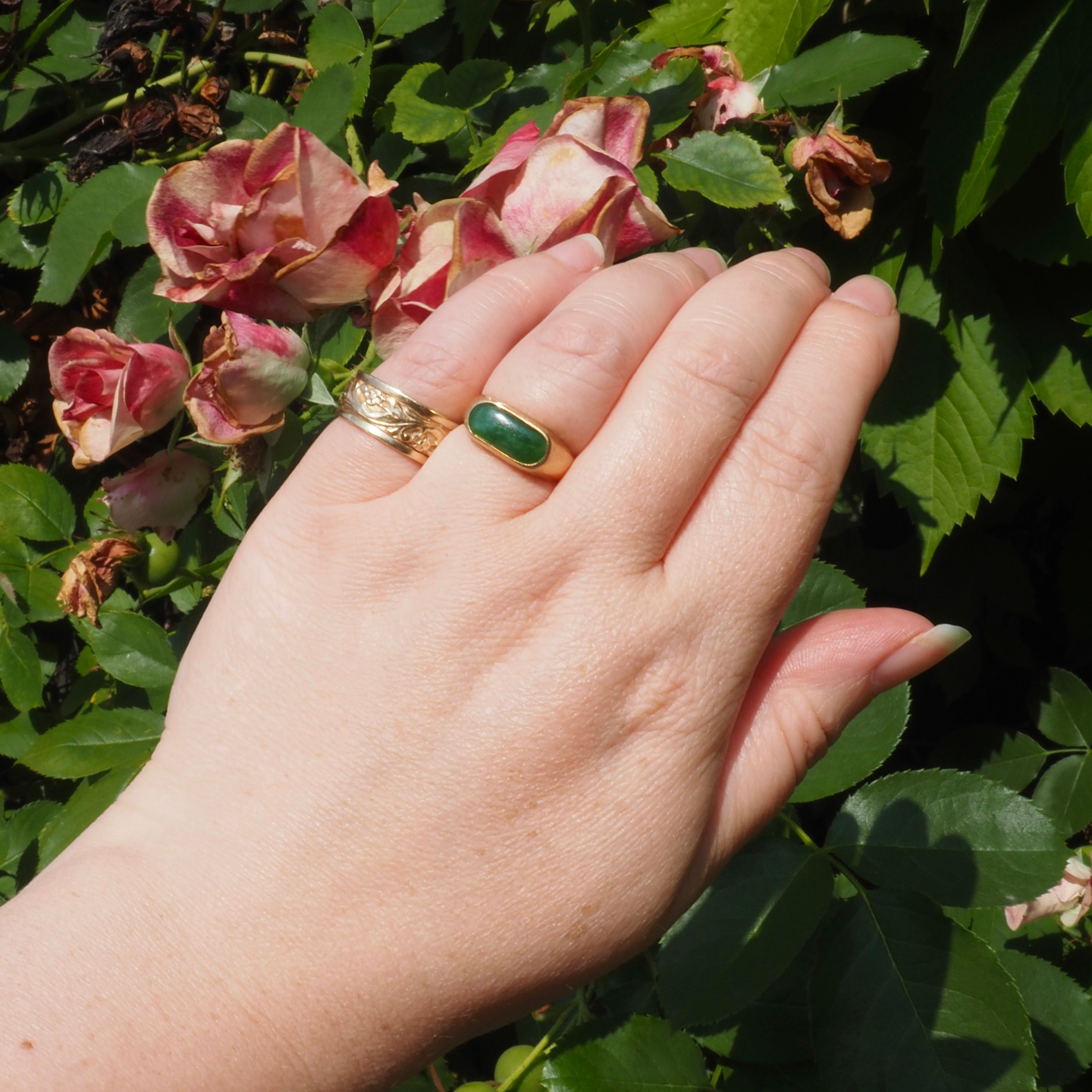 Vintage Wide Floral Art Carved 14k Gold Band