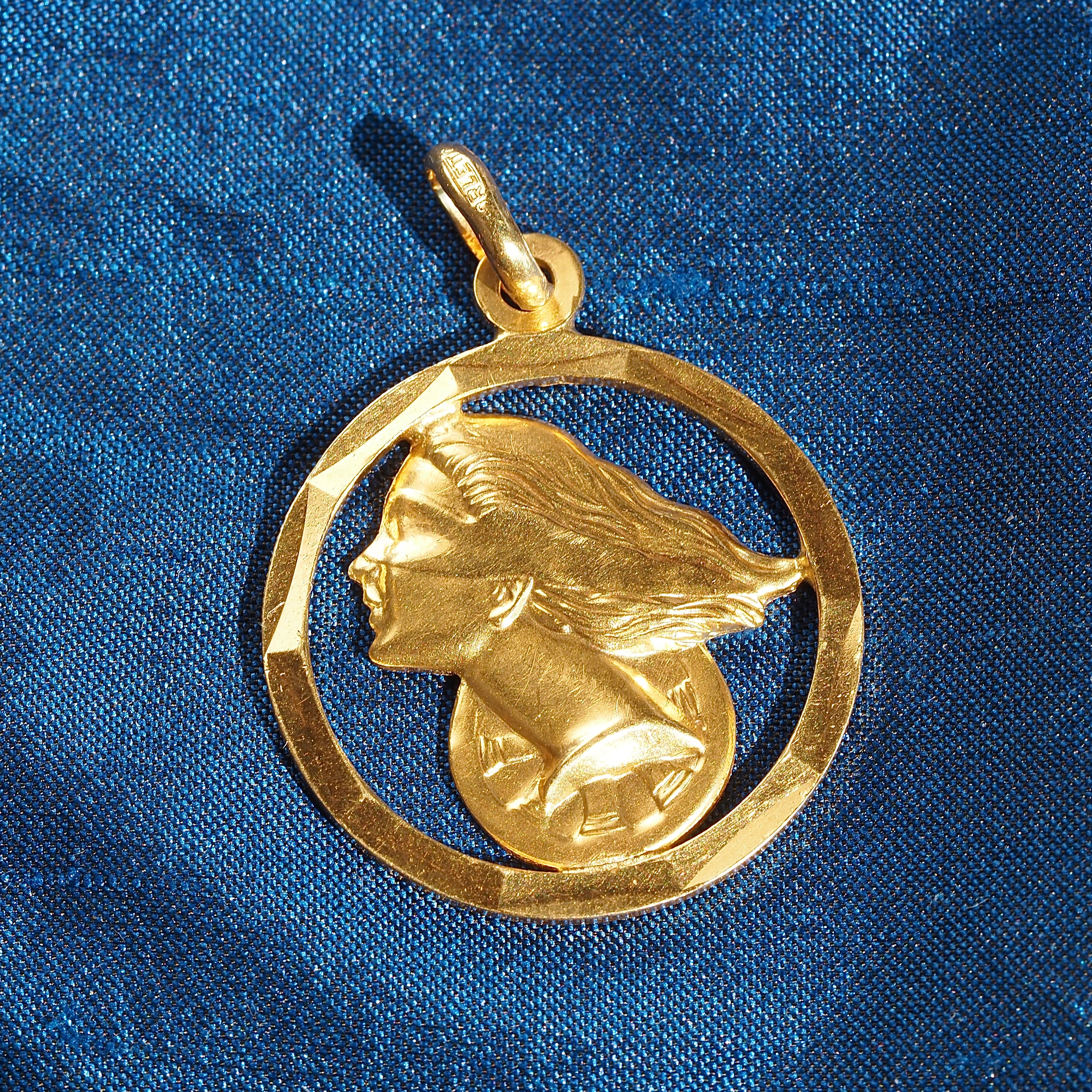 Vintage Italian Fortuna “Goddess of Fortune” 18k Gold Pendant