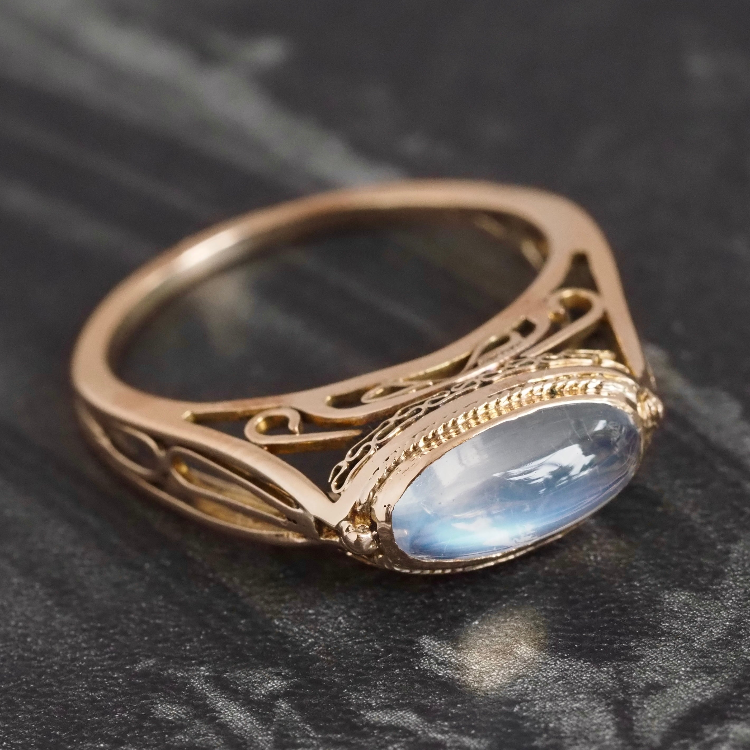 Antique Art Nouveau Moonstone 10k Gold Filigree Ring