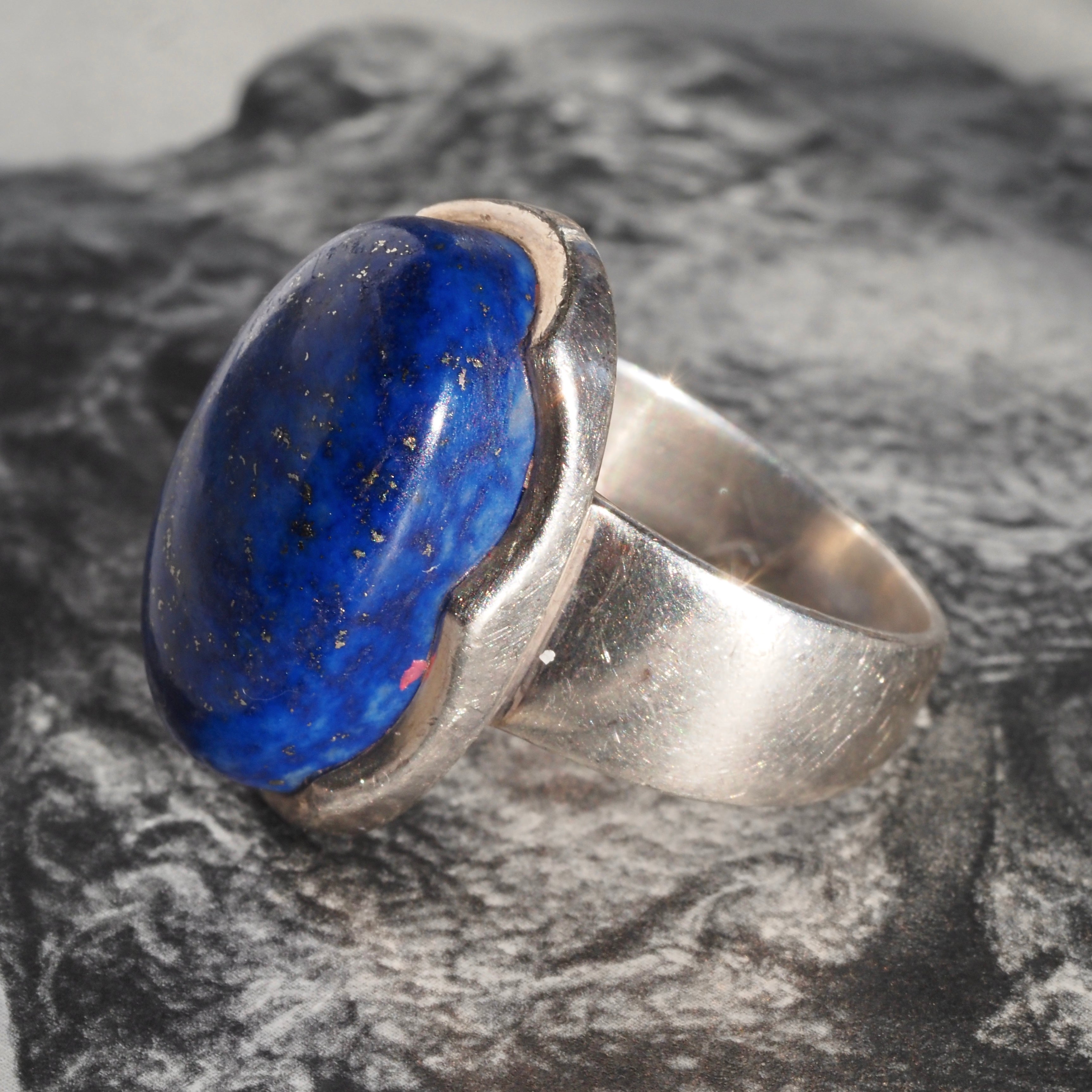 Vintage Chunky Lapis Sterling Silver Ring with Scalloped Bezel