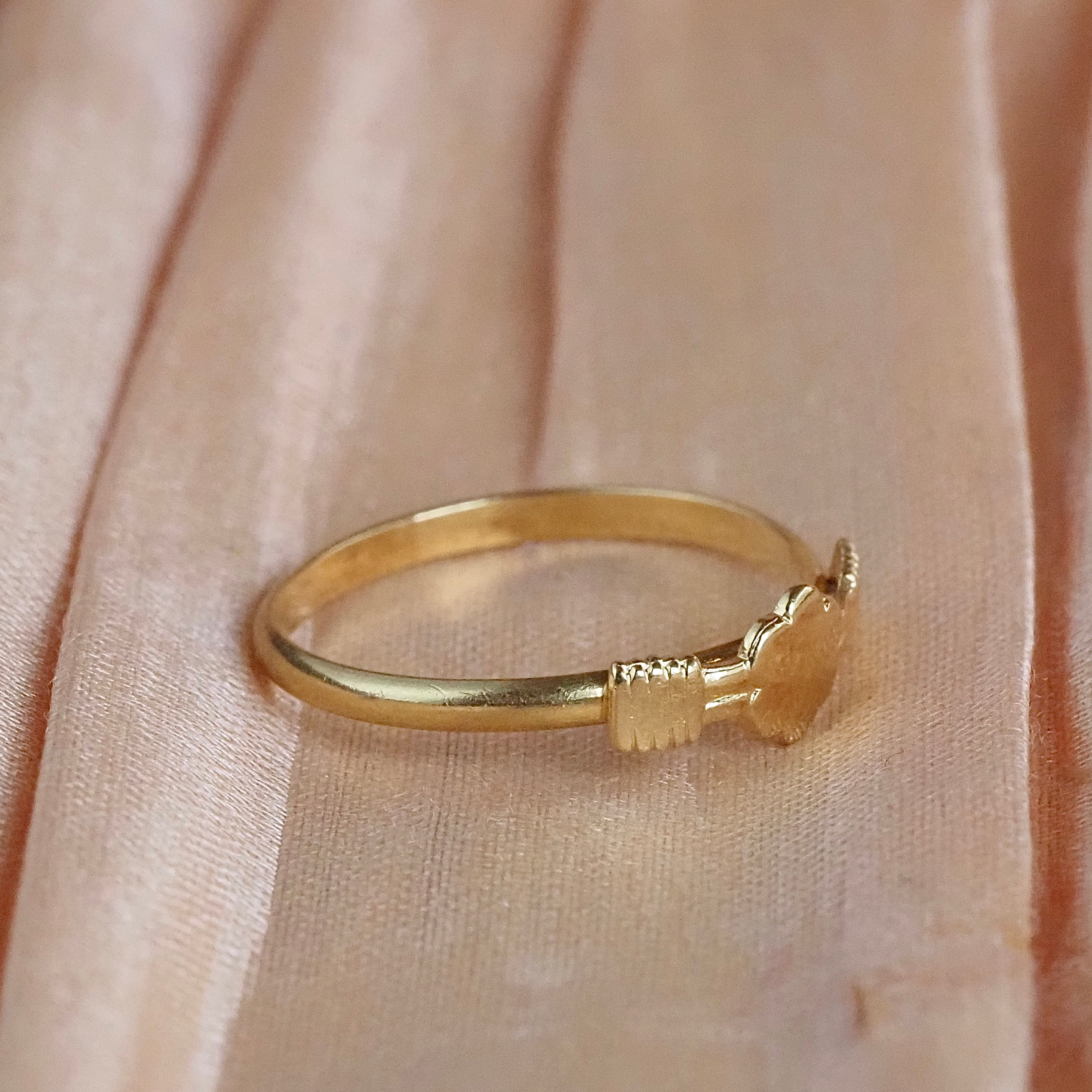 Vintage Italian 18k Gold Buttercup Ring