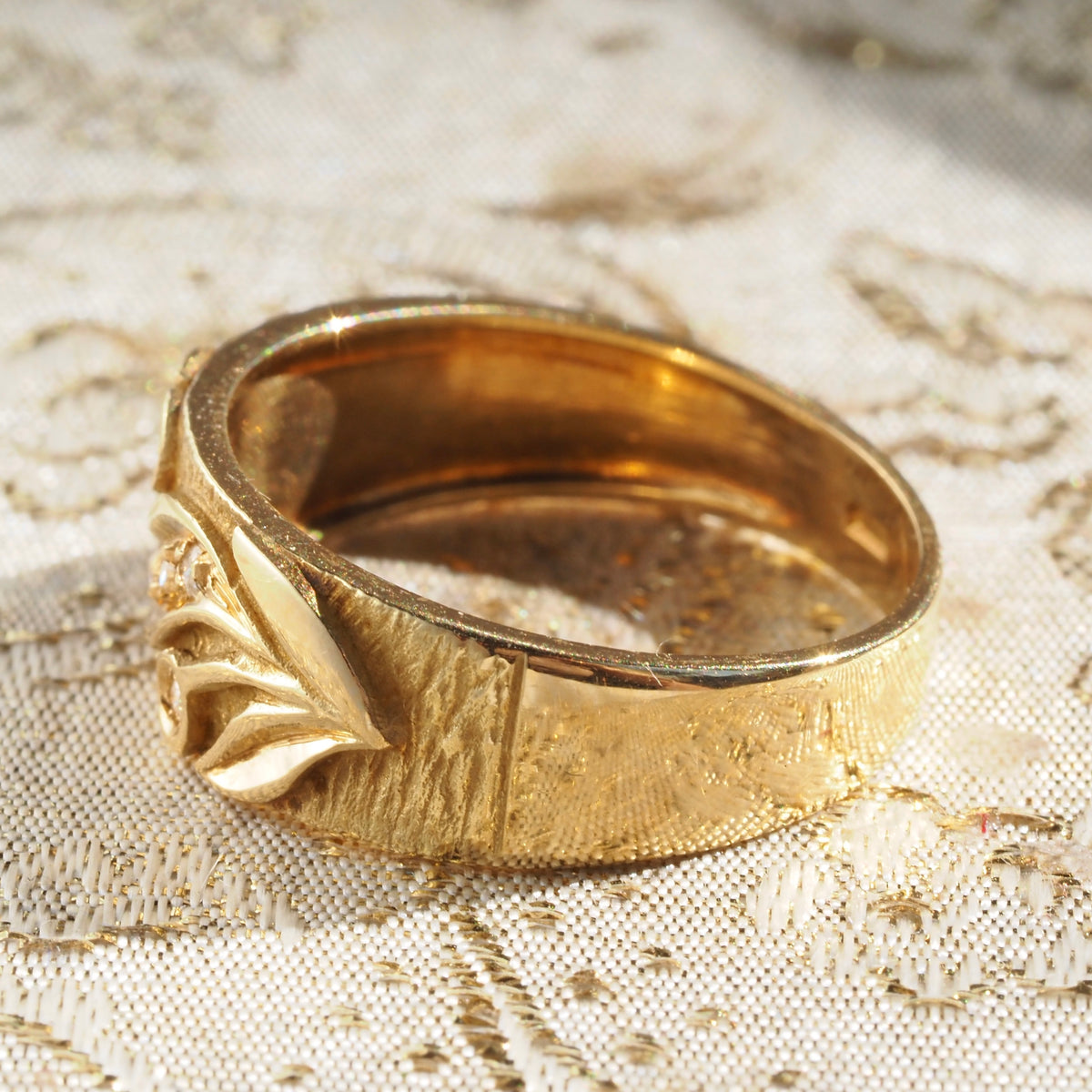 Vintage Italian Diamond 18k Gold Leaves and Flower Band