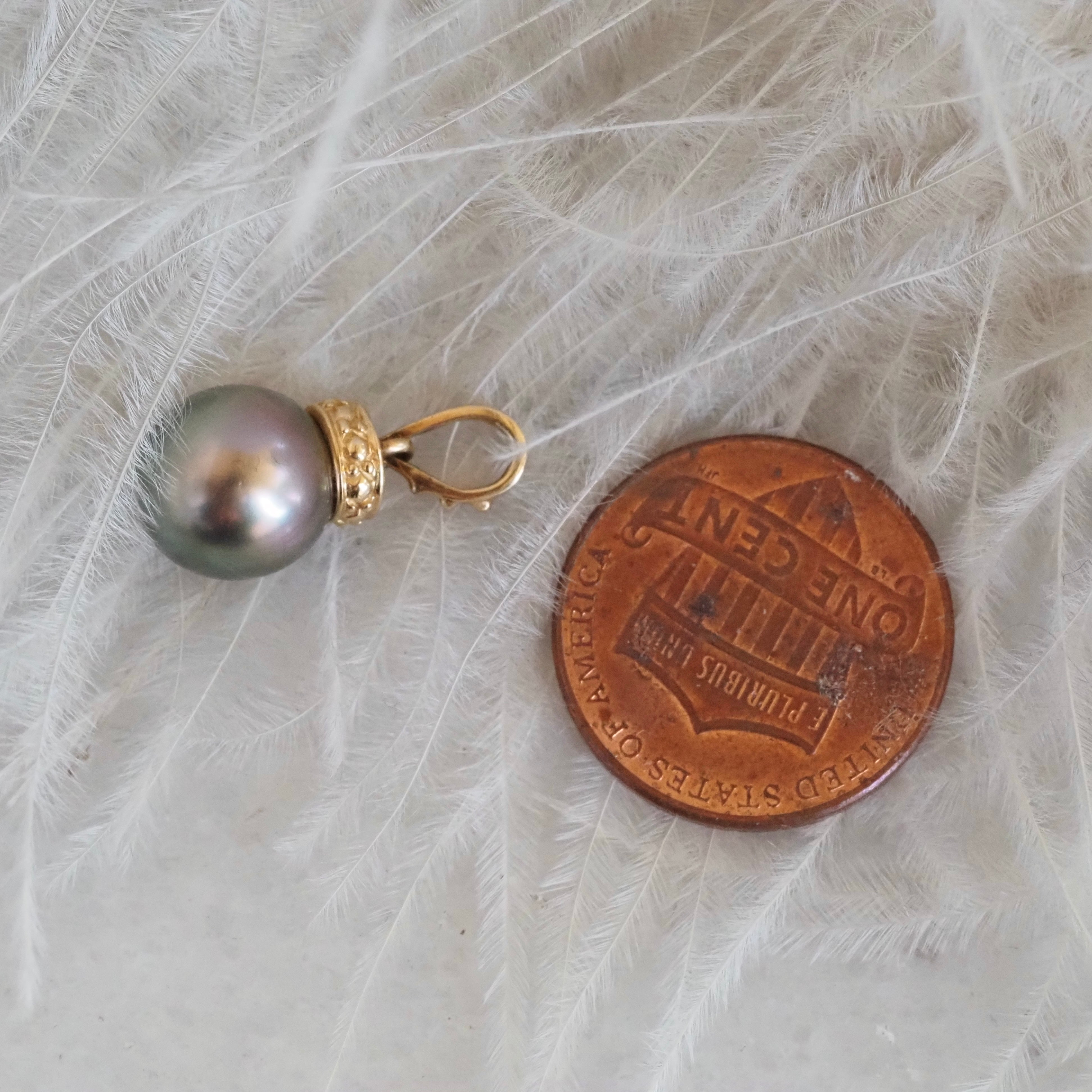 Vintage 14k Gold Tahitian Pearl Pendant