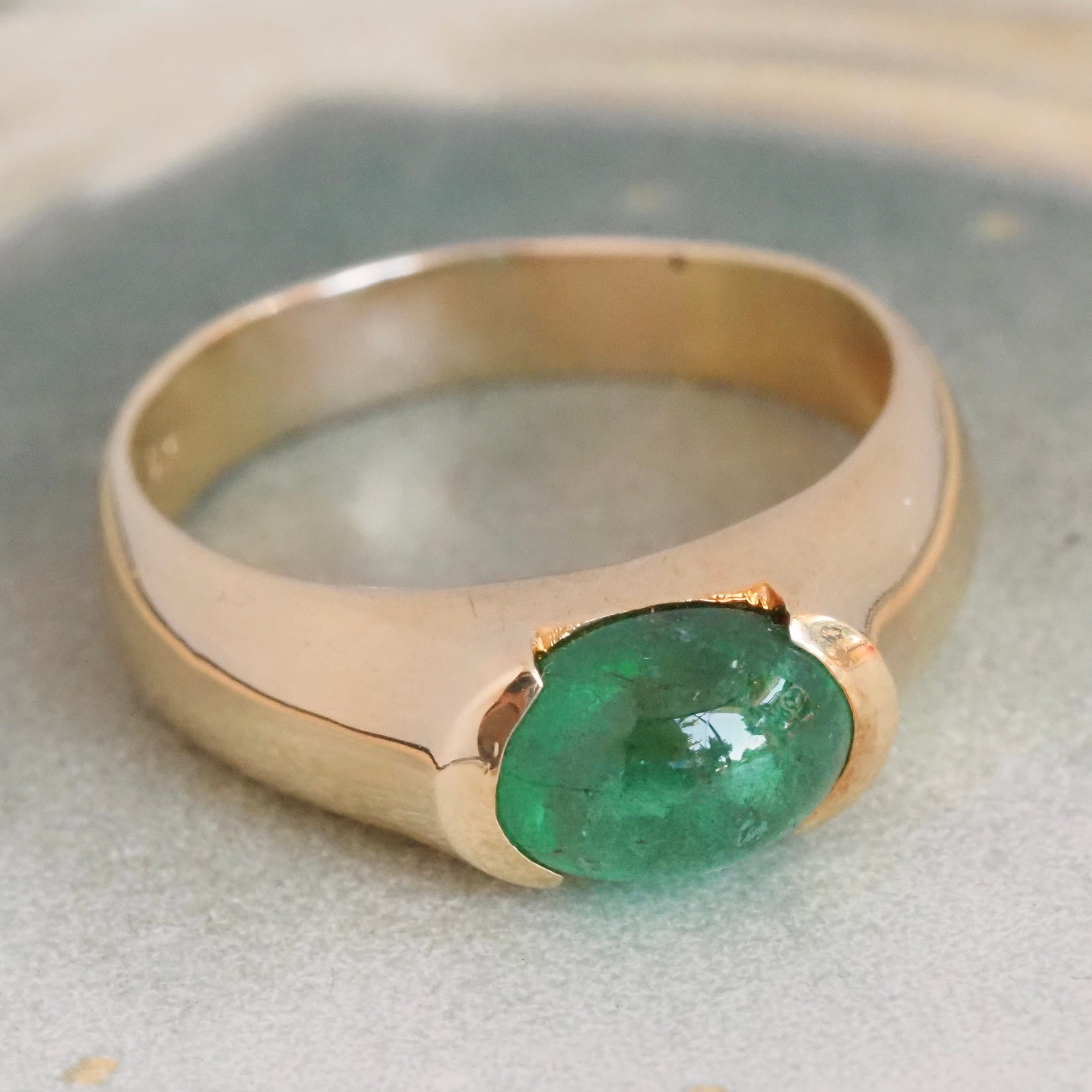 Vintage 18k Gold Emerald Ring