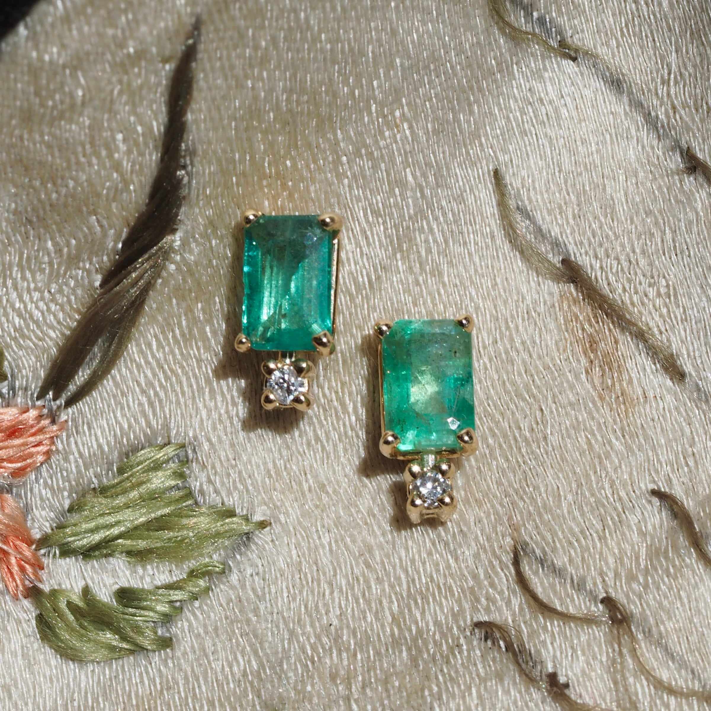 Vintage 14k Gold Emerald and Diamond Earrings