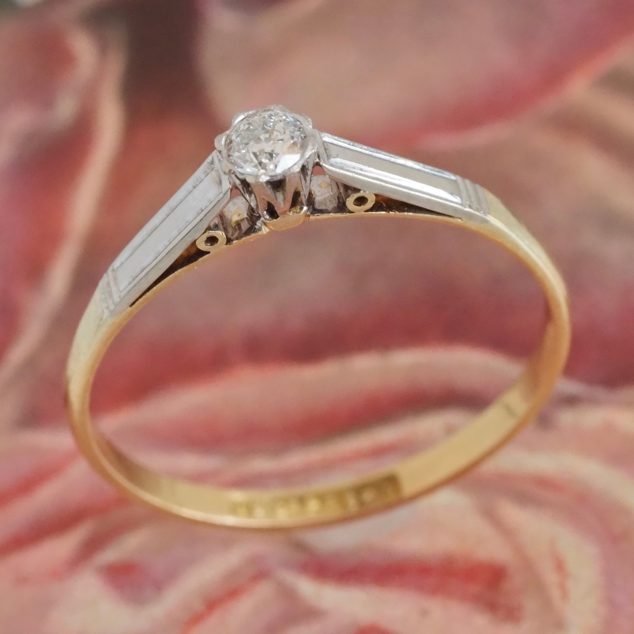 Antique English 18k Gold Platinum Old European Cut Diamond Ring