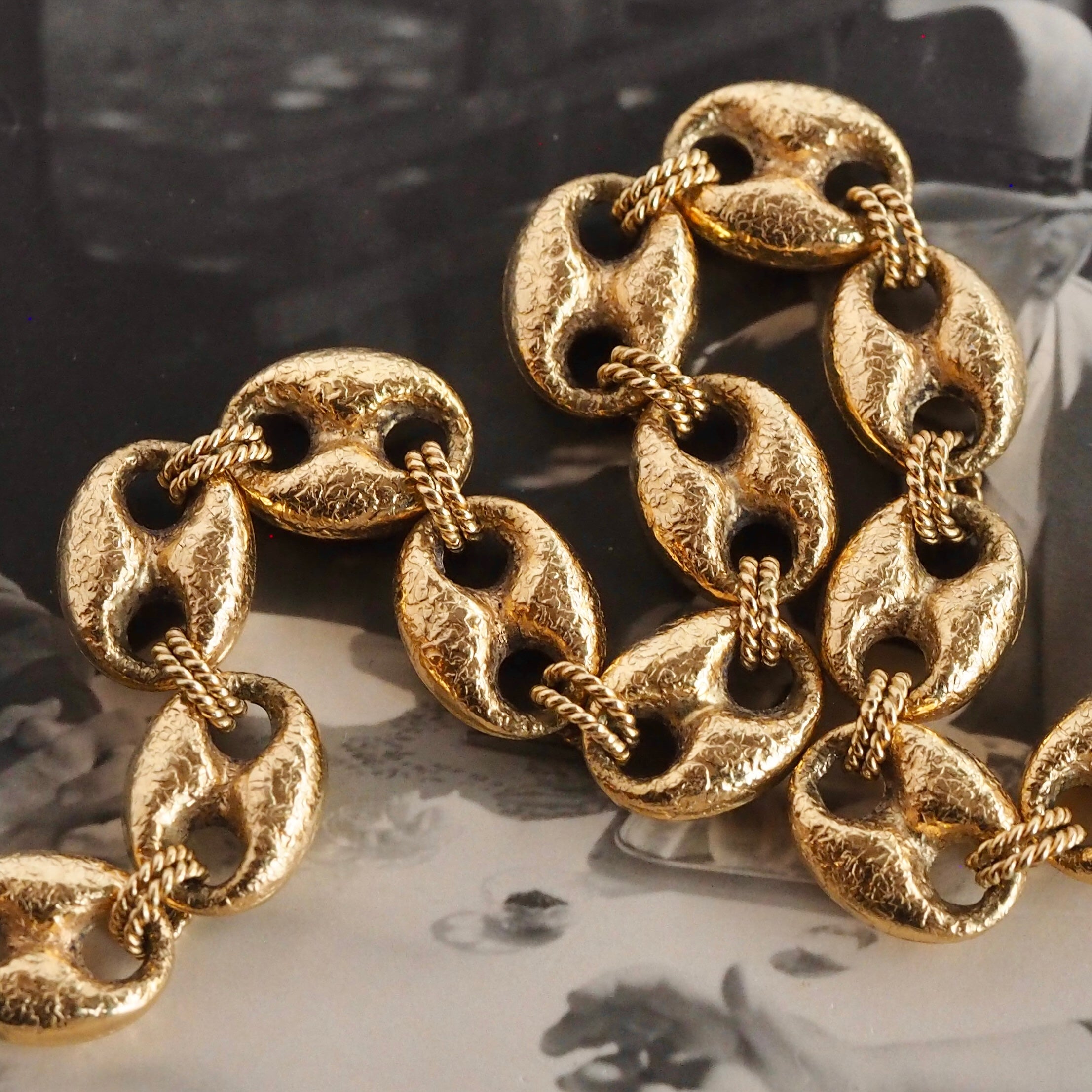 Vintage Portuguese 19k Gold Textured Puffy Mariner Link Bracelet