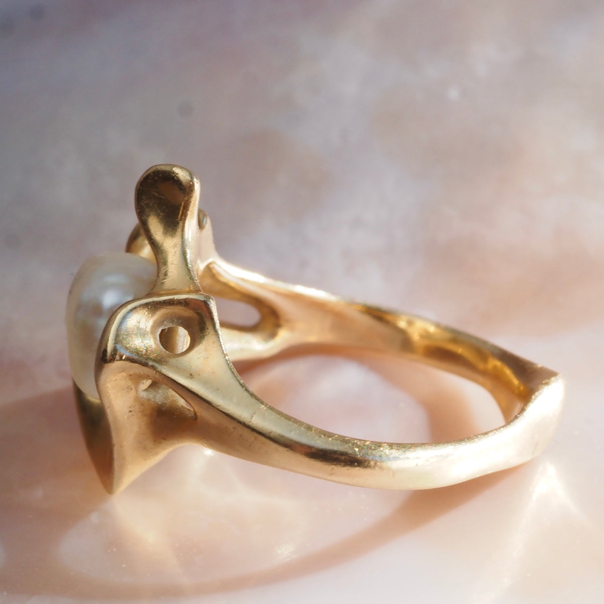 Vintage Late 60's Pearl 14k Gold Ring