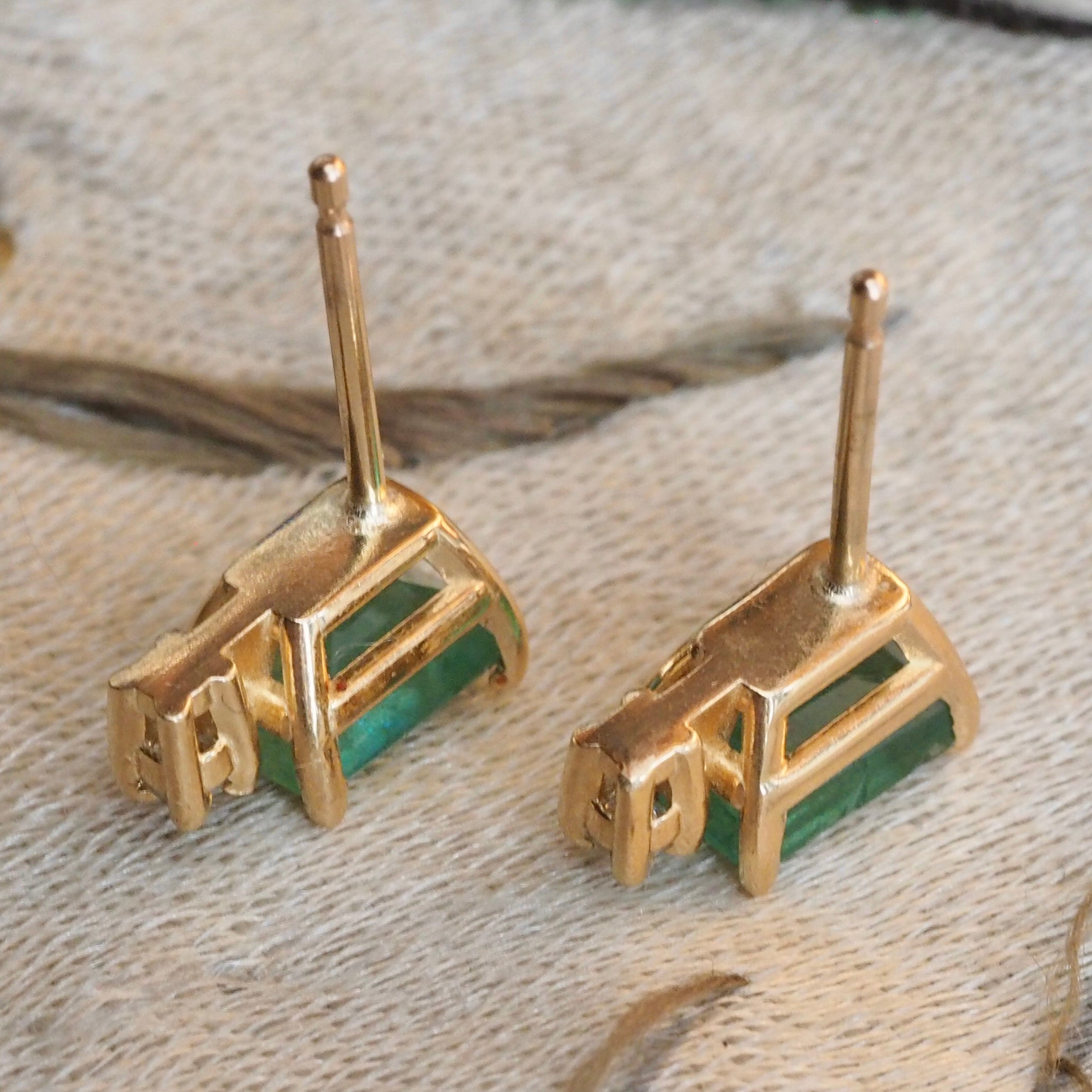 Vintage 14k Gold Emerald and Diamond Earrings