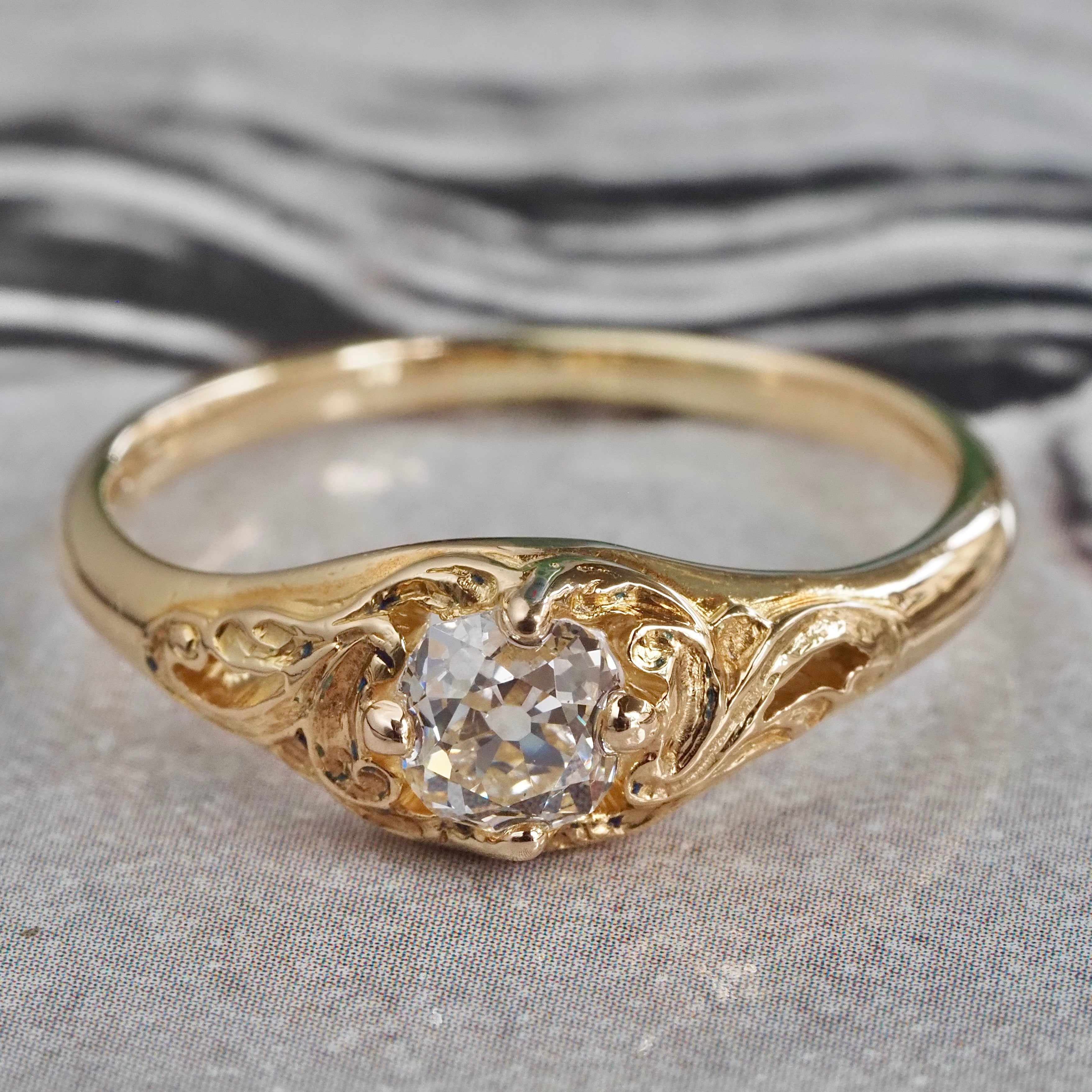Antique Victorian Old Mine Cut Diamond 18k Gold Engagement Ring