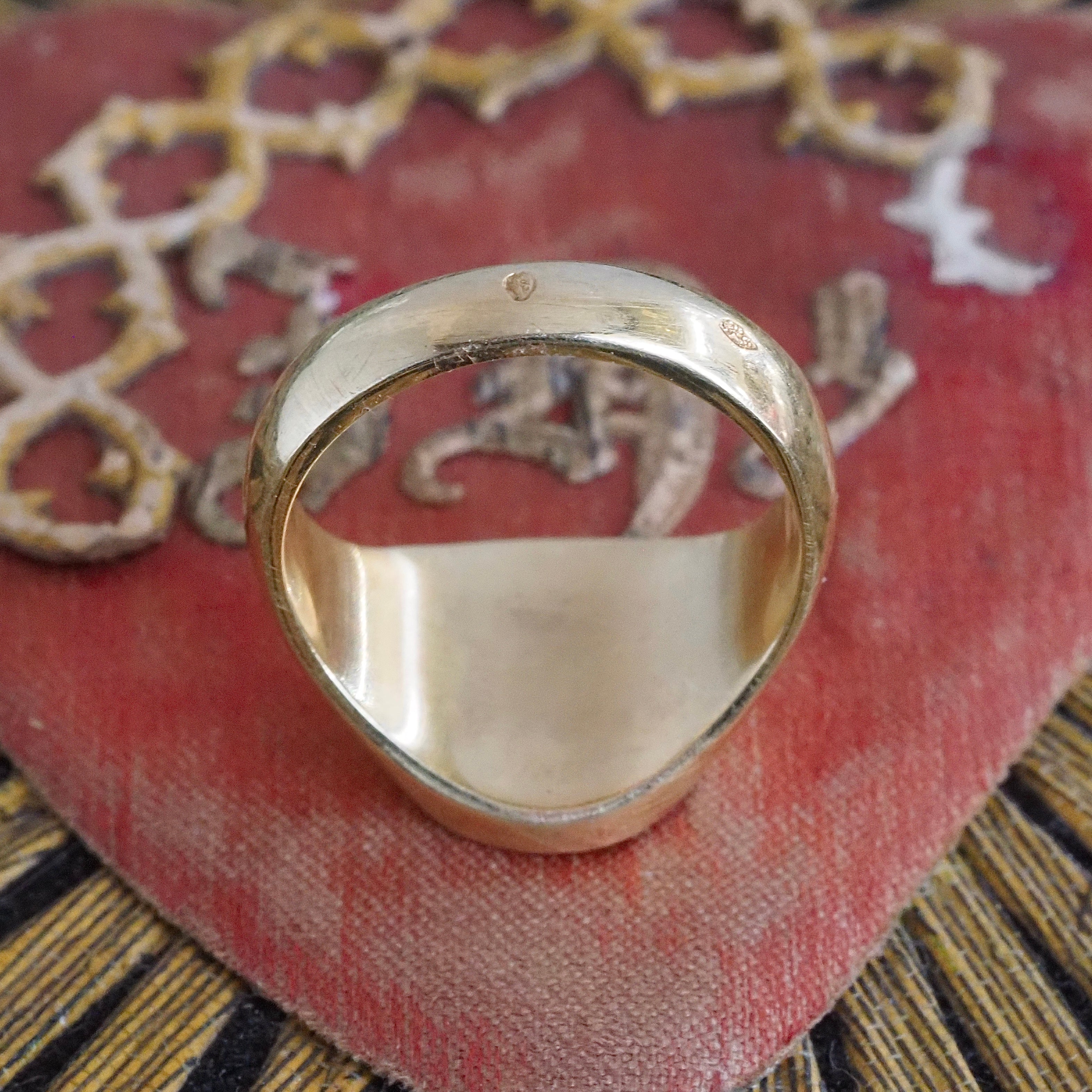 Vintage French Joan of Arc Coat of Arms Hand-Engraved 18k Gold Signet Ring