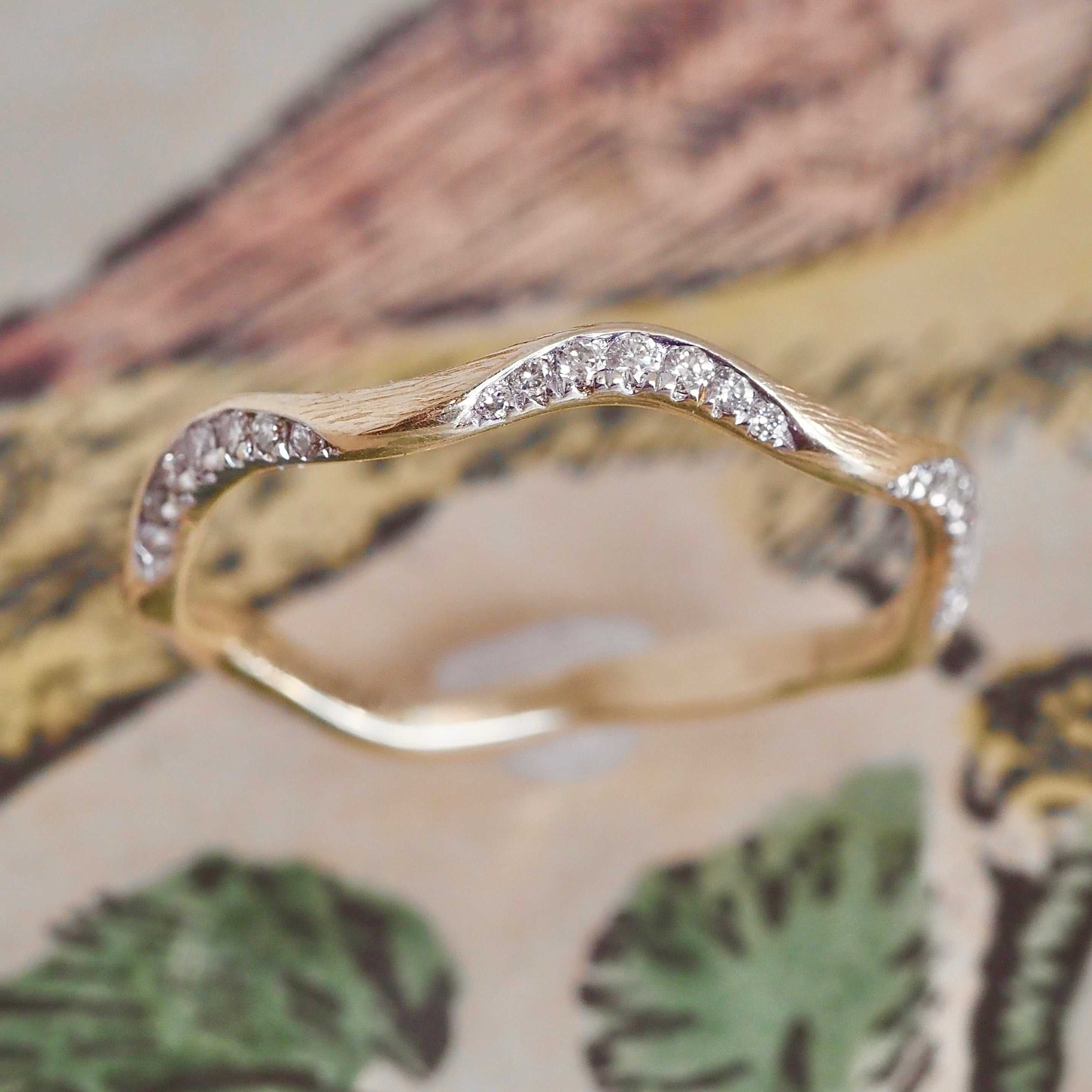 Vintage 14k Gold Diamond Wavy Band