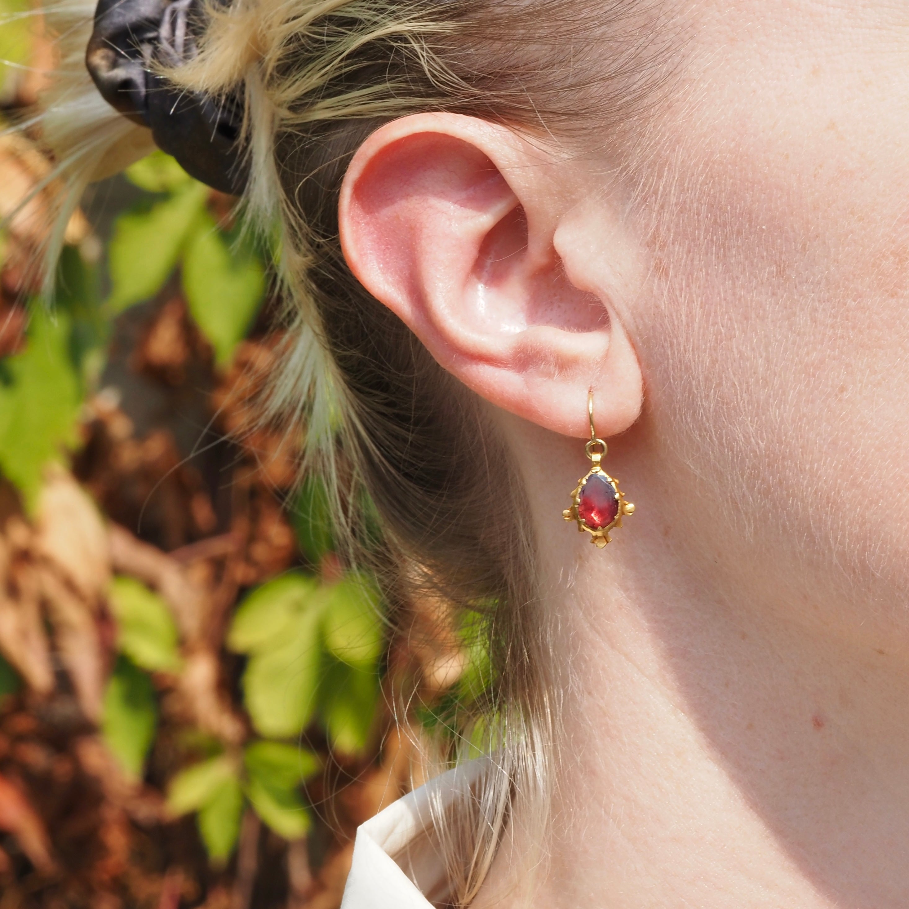 Antique Georgian 15k Gold Foil Backed Garnet Earrings