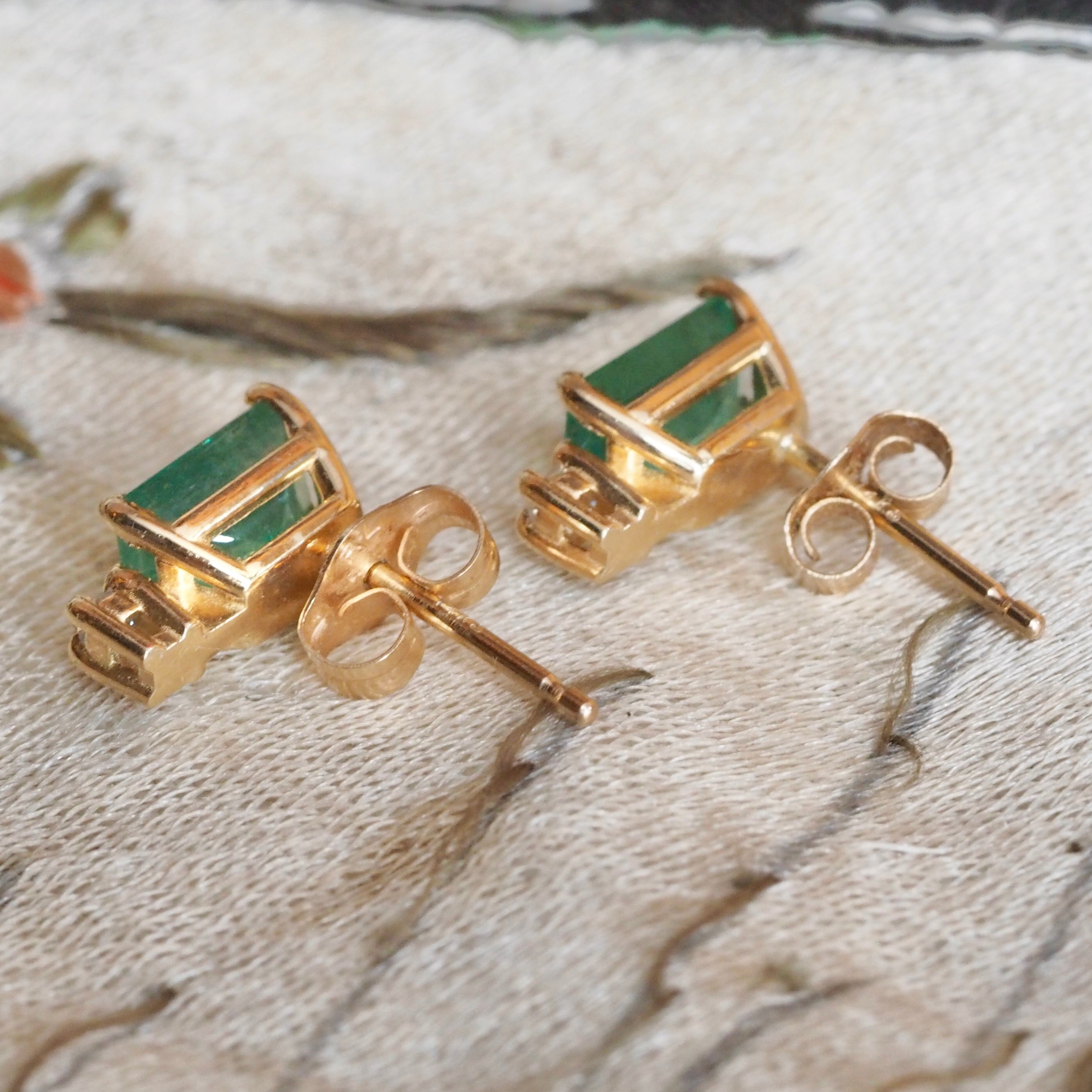 Vintage 14k Gold Emerald and Diamond Earrings
