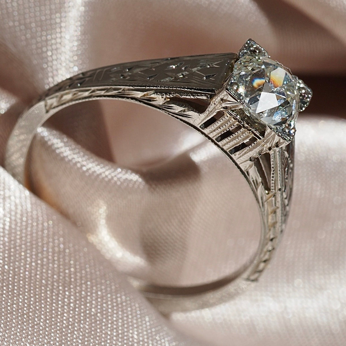Art Deco Old Mine Cut Diamond Solitaire 18k White Gold Engagement Ring