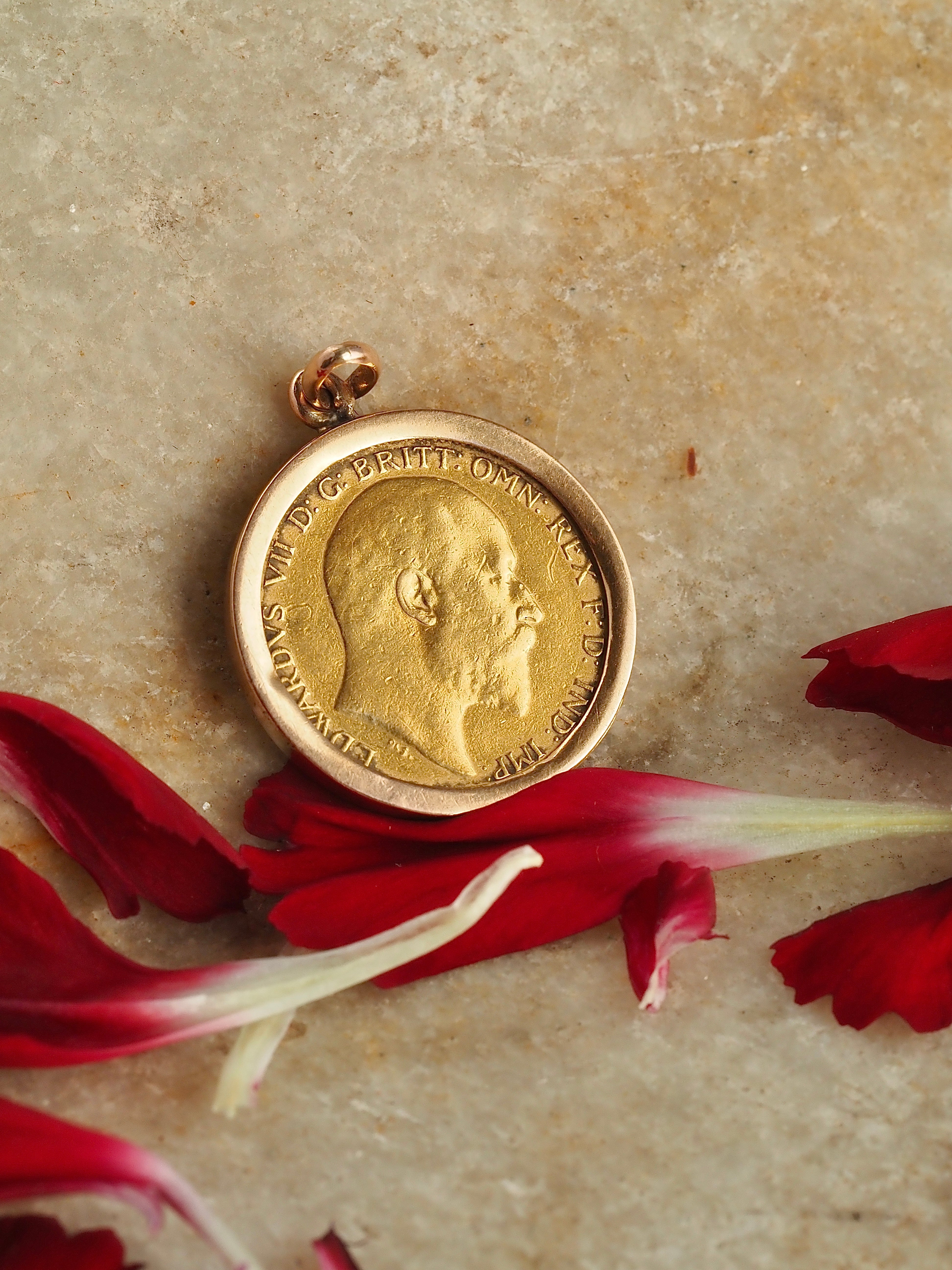 Antique c. 1907 22k Gold King Edward Sovereign Coin set in 18k Gold Charm