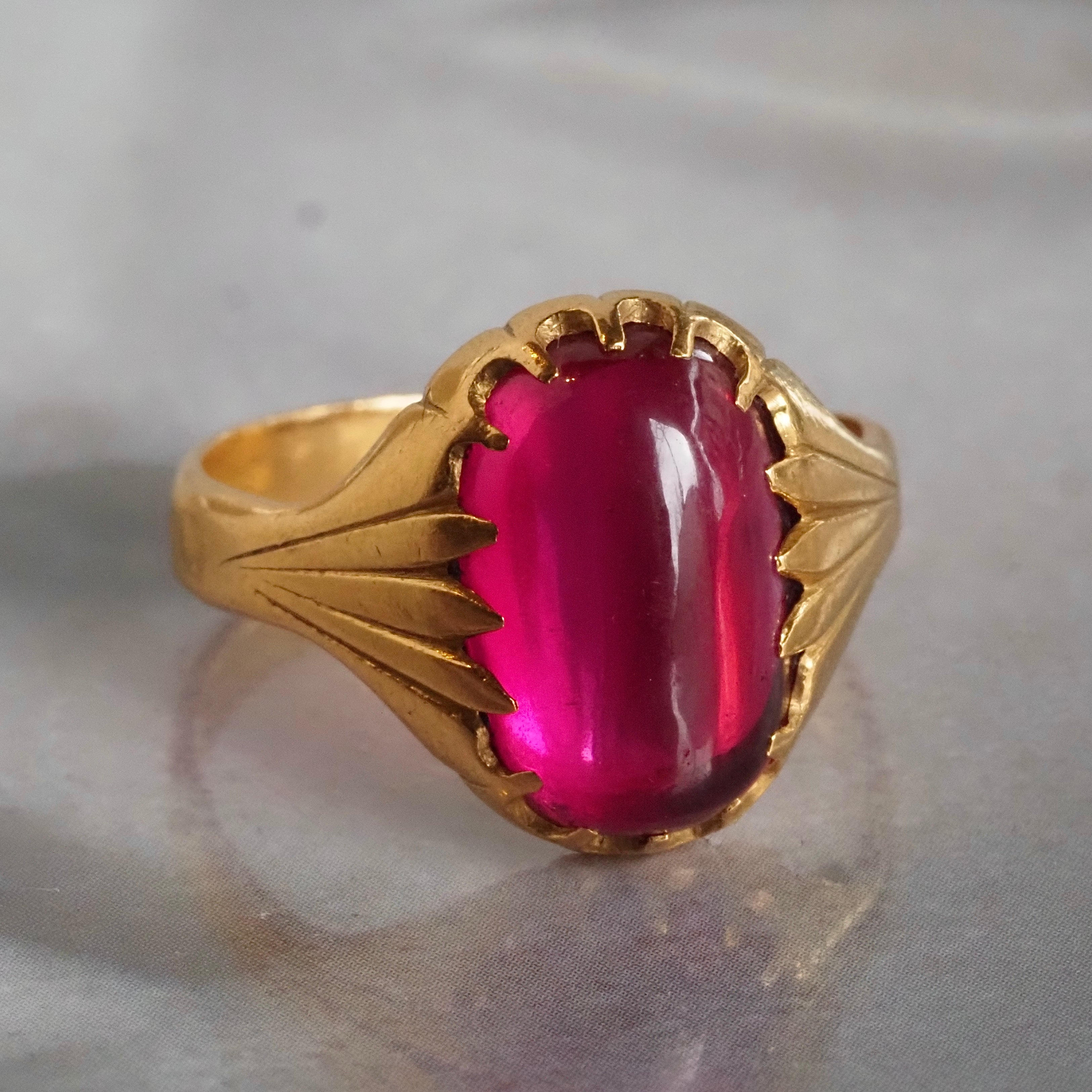 Vintage 22k Gold Ruby Cabochon Ring
