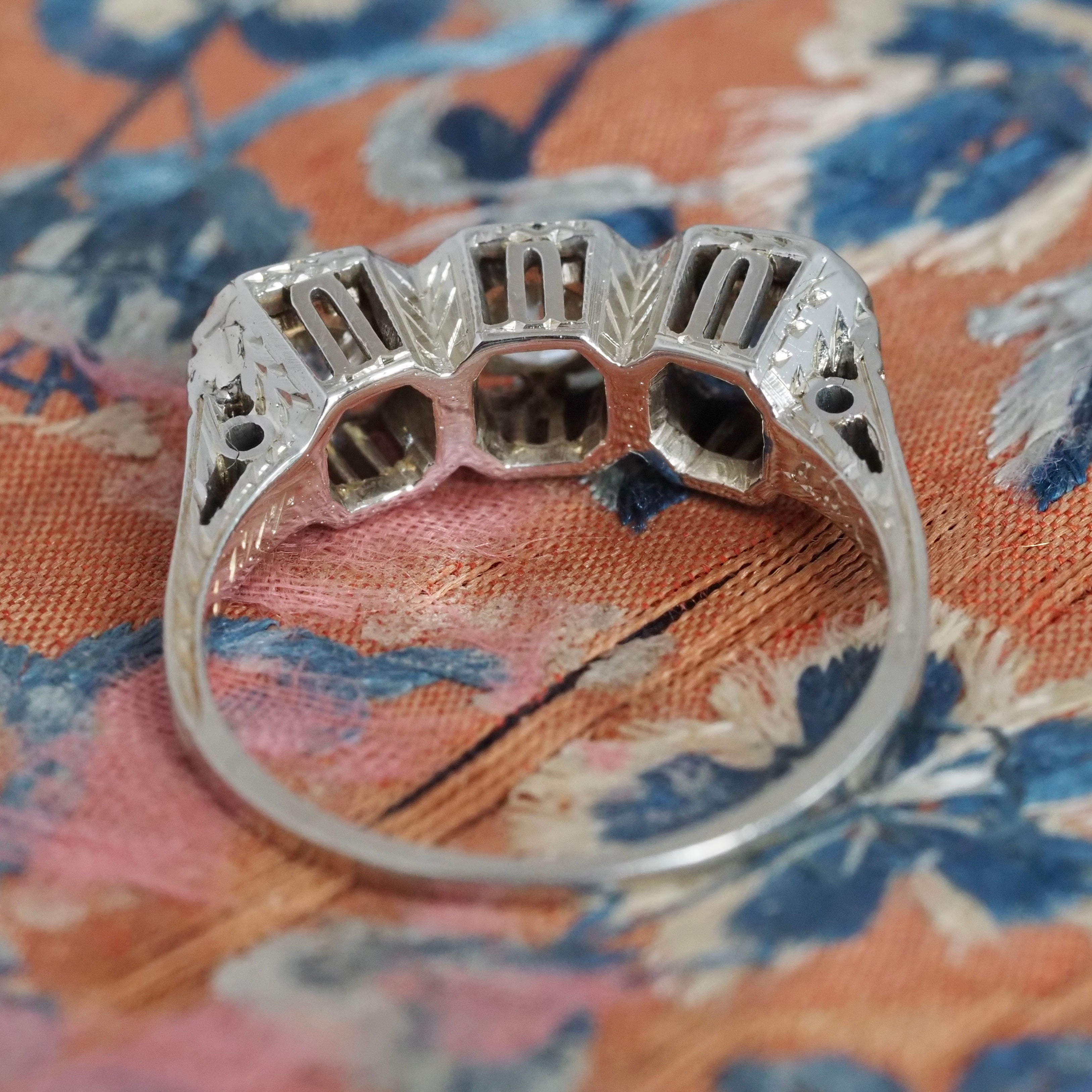 Art deco roman popular souvenir ring