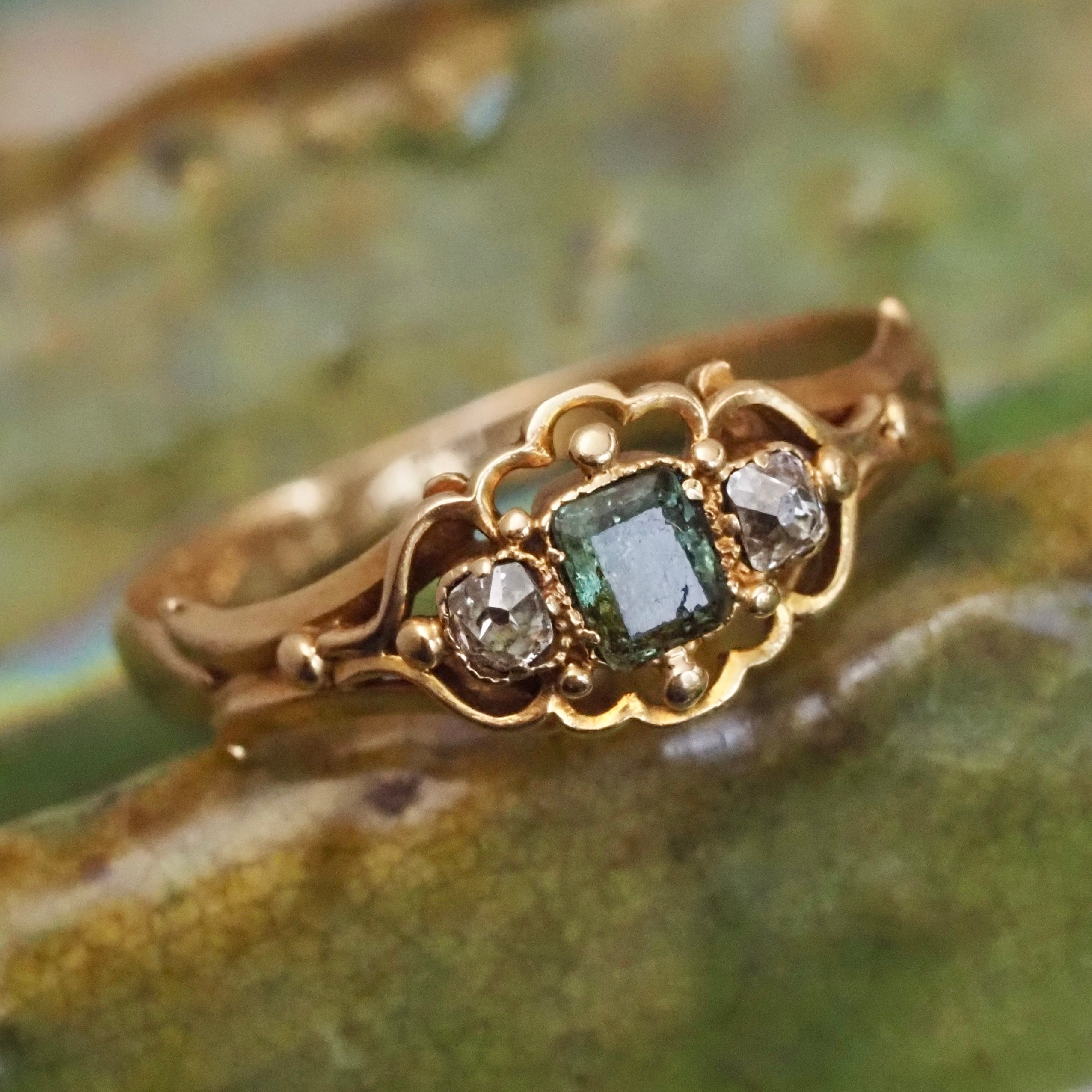 Antique Victorian Emerald and Old Mine Cut Diamond 18k Gold Ring