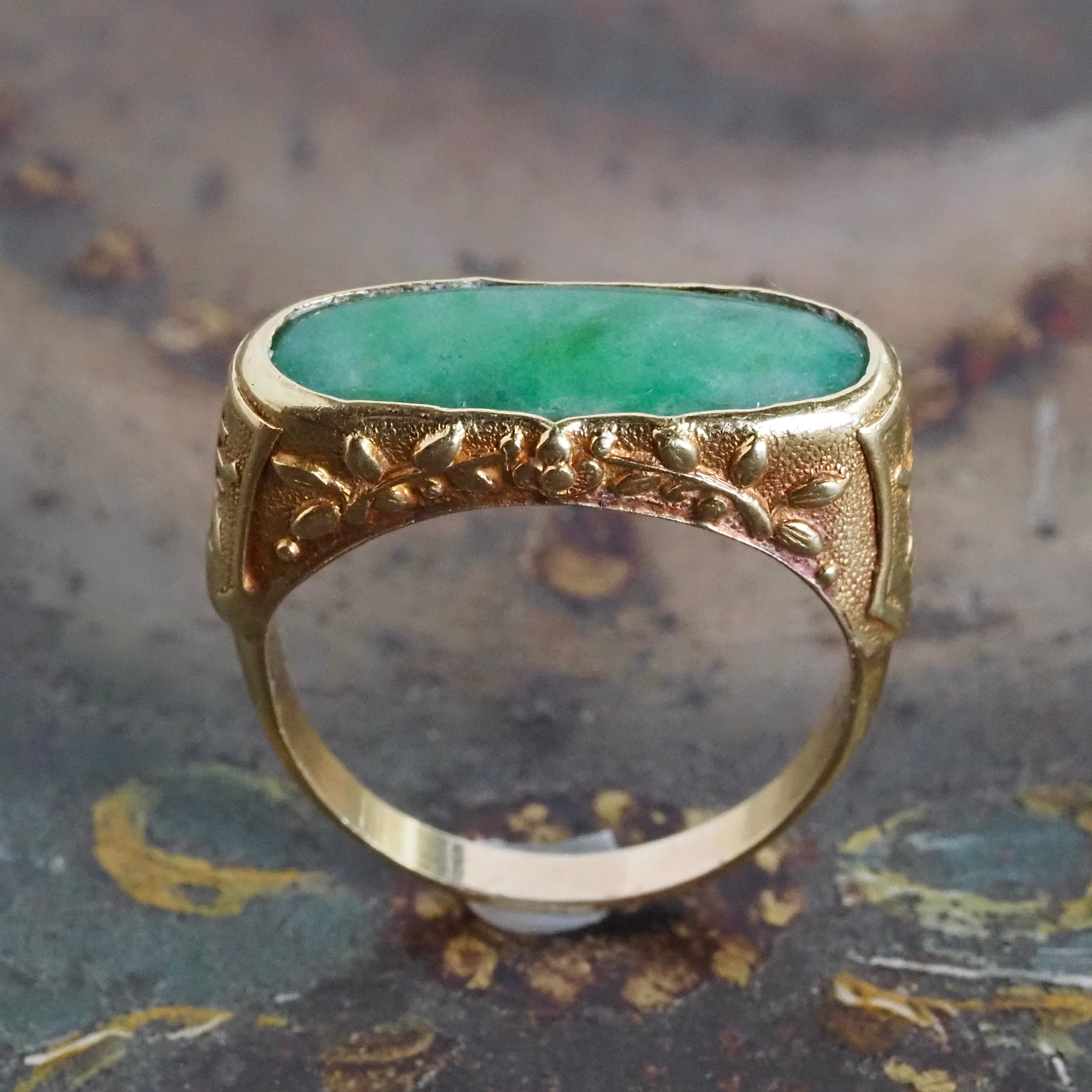 Antique Chinese 18k Gold Jade Saddle Ring