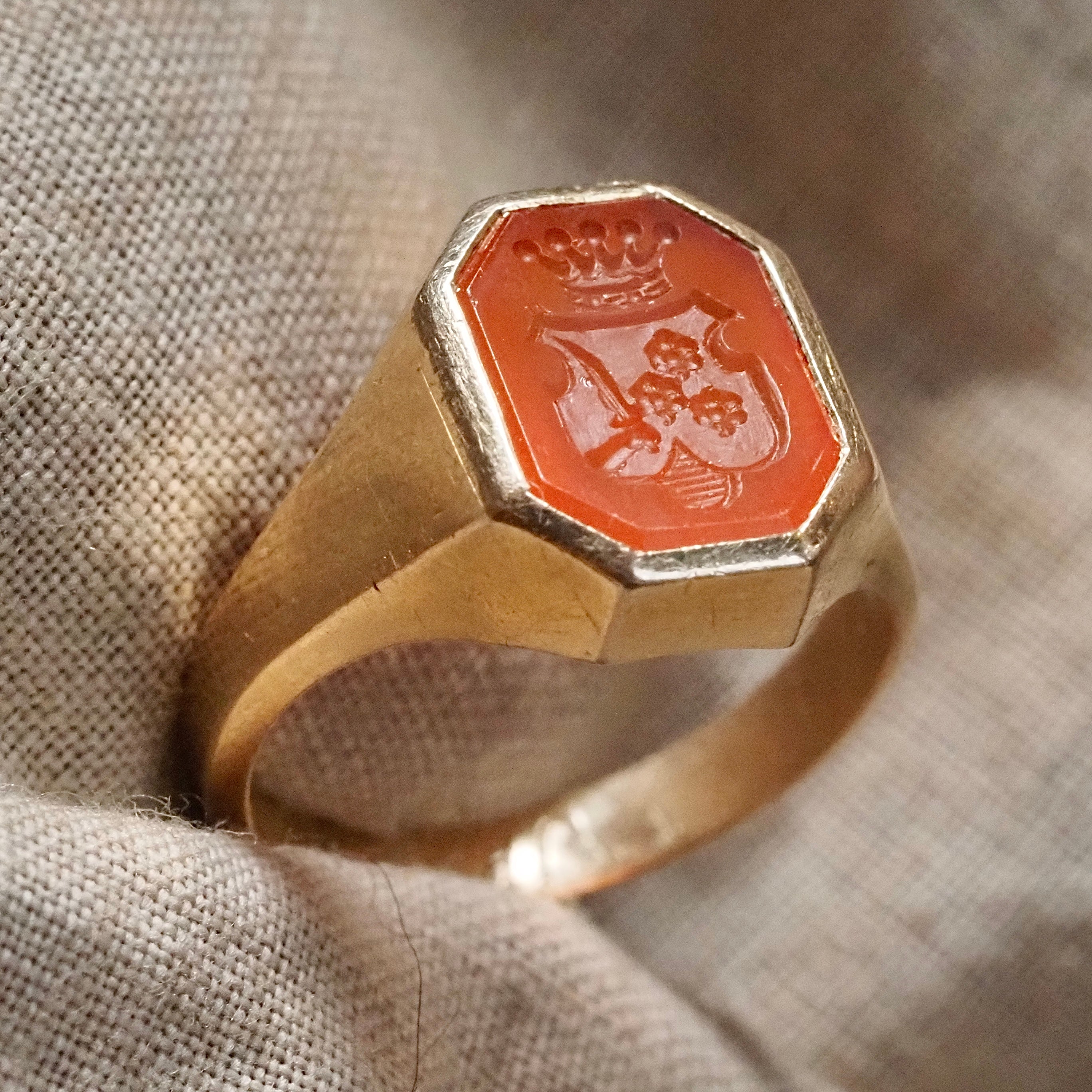 Antique Carnelian Intaglio Crest 14k Gold Signet Ring