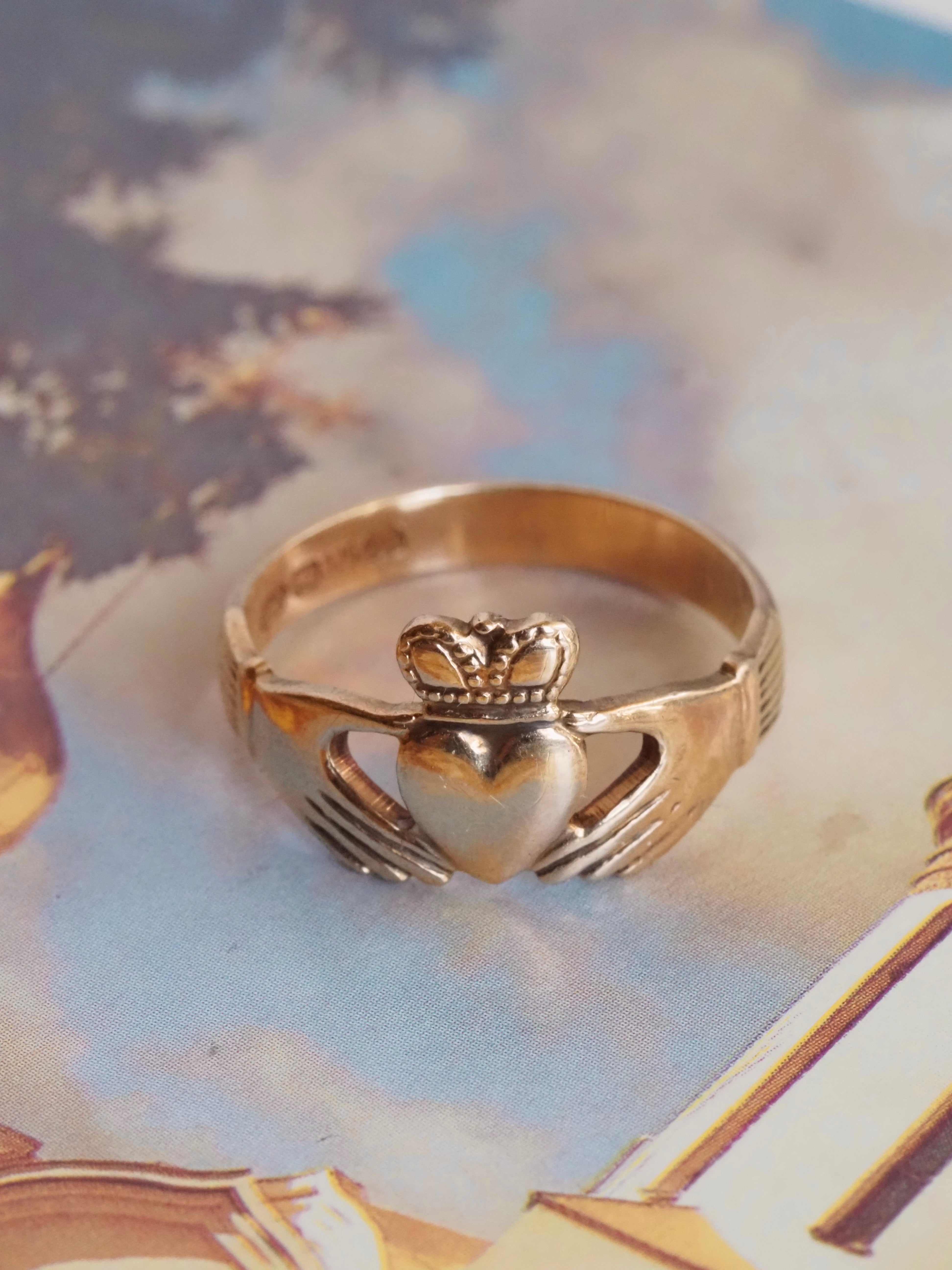 Vintage Irish 9k Gold Claddagh Ring